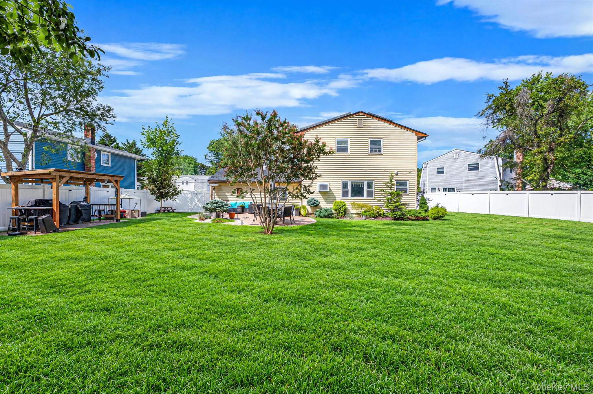 87 Wexford Drive, Islip, NY, 4 Bedrooms Bedrooms, 7 Rooms Rooms,1 BathroomBathrooms,Residential,For Rent,Wexford,0,1046548 87 Wexford Drive, Islip, NY, 4 Bedrooms Bedrooms, 7 Rooms Rooms,1 BathroomBathrooms,Residential,For Rent,Wexford,0,1046548