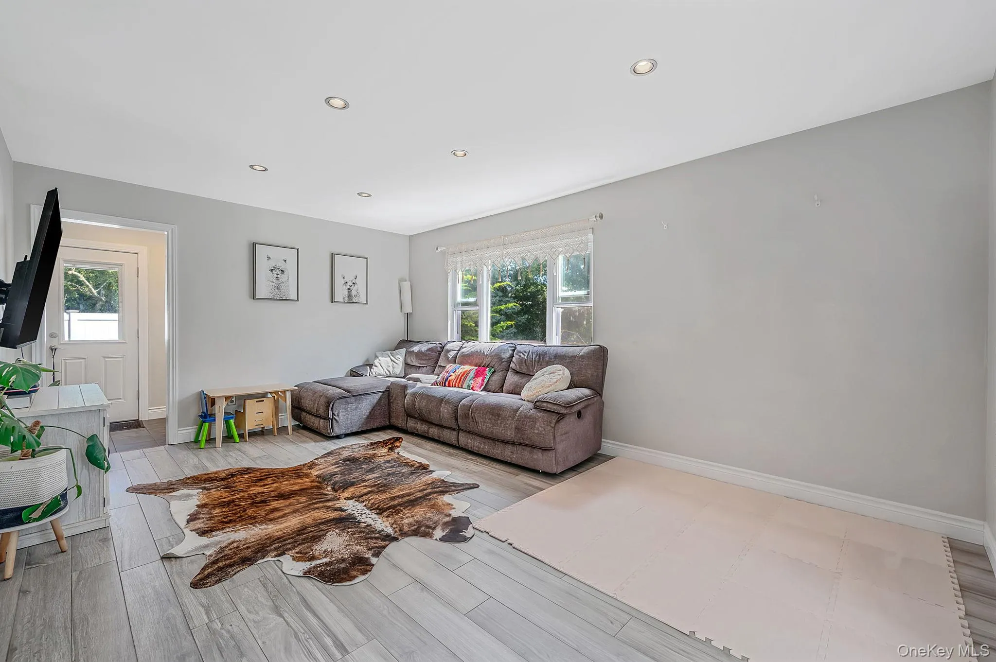 87 Wexford Drive, Islip, NY, 4 Bedrooms Bedrooms, 7 Rooms Rooms,1 BathroomBathrooms,Residential,For Rent,Wexford,0,1046548 87 Wexford Drive, Islip, NY, 4 Bedrooms Bedrooms, 7 Rooms Rooms,1 BathroomBathrooms,Residential,For Rent,Wexford,0,1046548