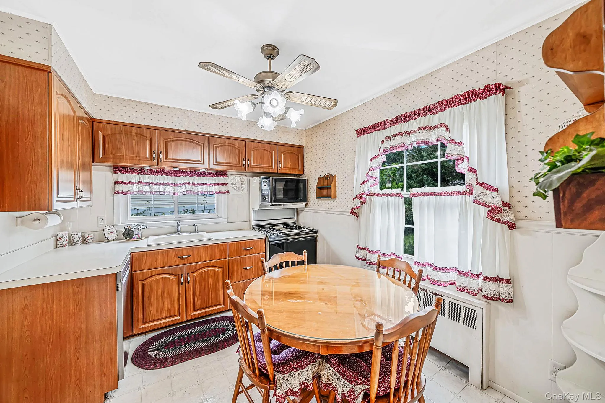 69 Pilcher Street, Babylon, NY, 3 Bedrooms Bedrooms, 7 Rooms Rooms,1 BathroomBathrooms,Residential,For Rent,Pilcher,0,1046550 69 Pilcher Street, Babylon, NY, 3 Bedrooms Bedrooms, 7 Rooms Rooms,1 BathroomBathrooms,Residential,For Rent,Pilcher,0,1046550