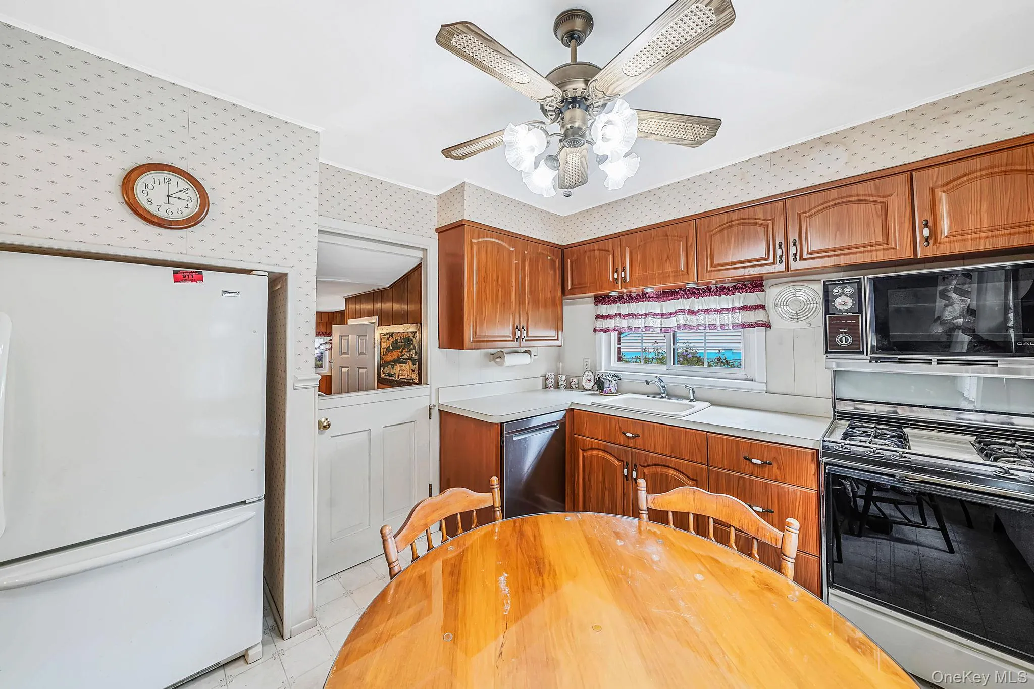 69 Pilcher Street, Babylon, NY, 3 Bedrooms Bedrooms, 7 Rooms Rooms,1 BathroomBathrooms,Residential,For Rent,Pilcher,0,1046550 69 Pilcher Street, Babylon, NY, 3 Bedrooms Bedrooms, 7 Rooms Rooms,1 BathroomBathrooms,Residential,For Rent,Pilcher,0,1046550