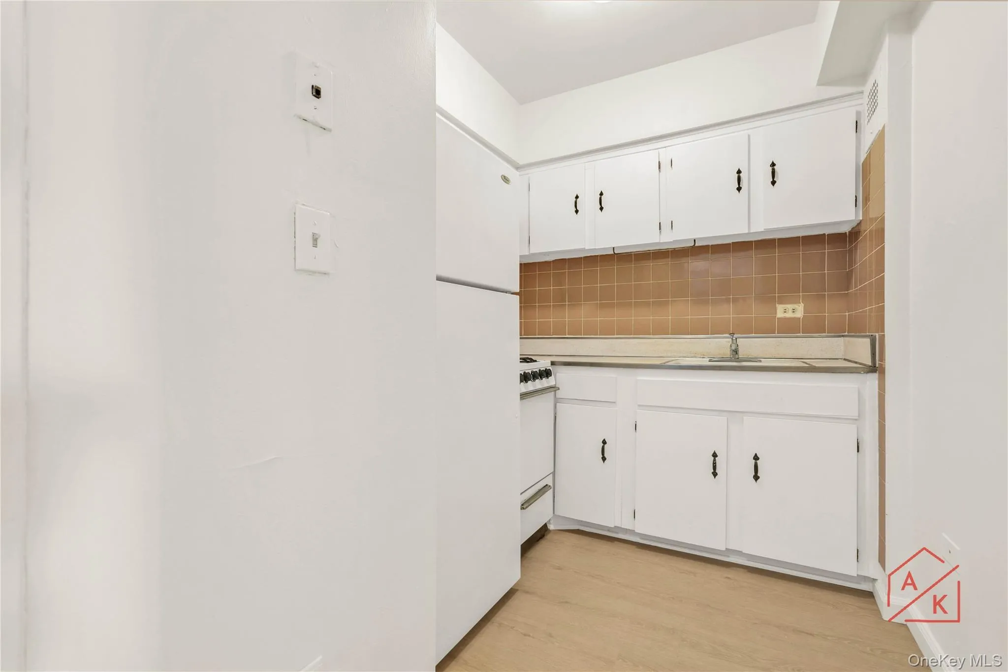 41-31 51 St Street, New York, NY, 1 Bedroom Bedrooms, 3 Rooms Rooms,1 BathroomBathrooms,Residential,For Rent,51 St,0,1046554 41-31 51 St Street, New York, NY, 1 Bedroom Bedrooms, 3 Rooms Rooms,1 BathroomBathrooms,Residential,For Rent,51 St,0,1046554