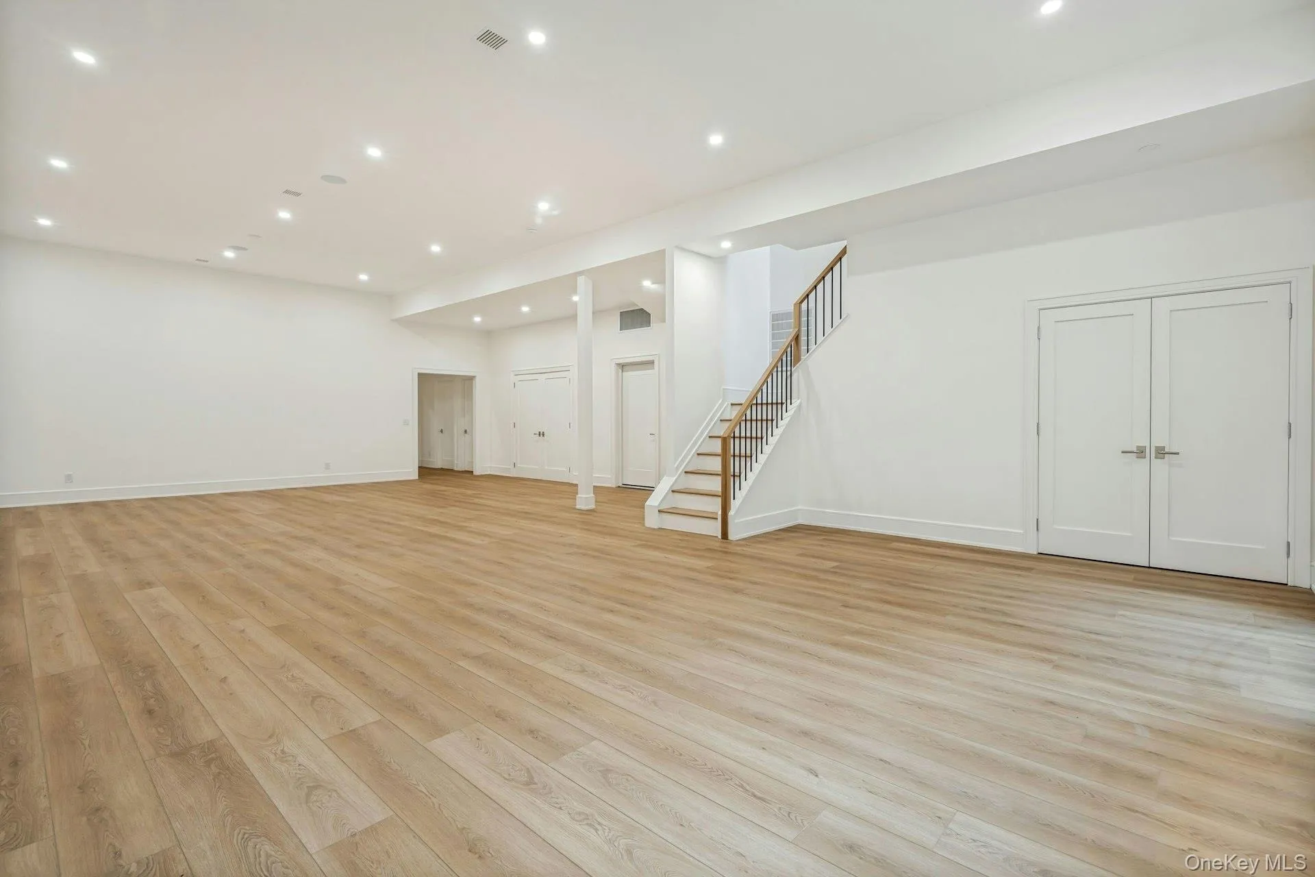 25 Creek Farms Road, North Hempstead, NY, 6 Bedrooms Bedrooms, 20 Rooms Rooms,7 BathroomsBathrooms,Residential,For Rent,Creek Farms,0,1046560 25 Creek Farms Road, North Hempstead, NY, 6 Bedrooms Bedrooms, 20 Rooms Rooms,7 BathroomsBathrooms,Residential,For Rent,Creek Farms,0,1046560