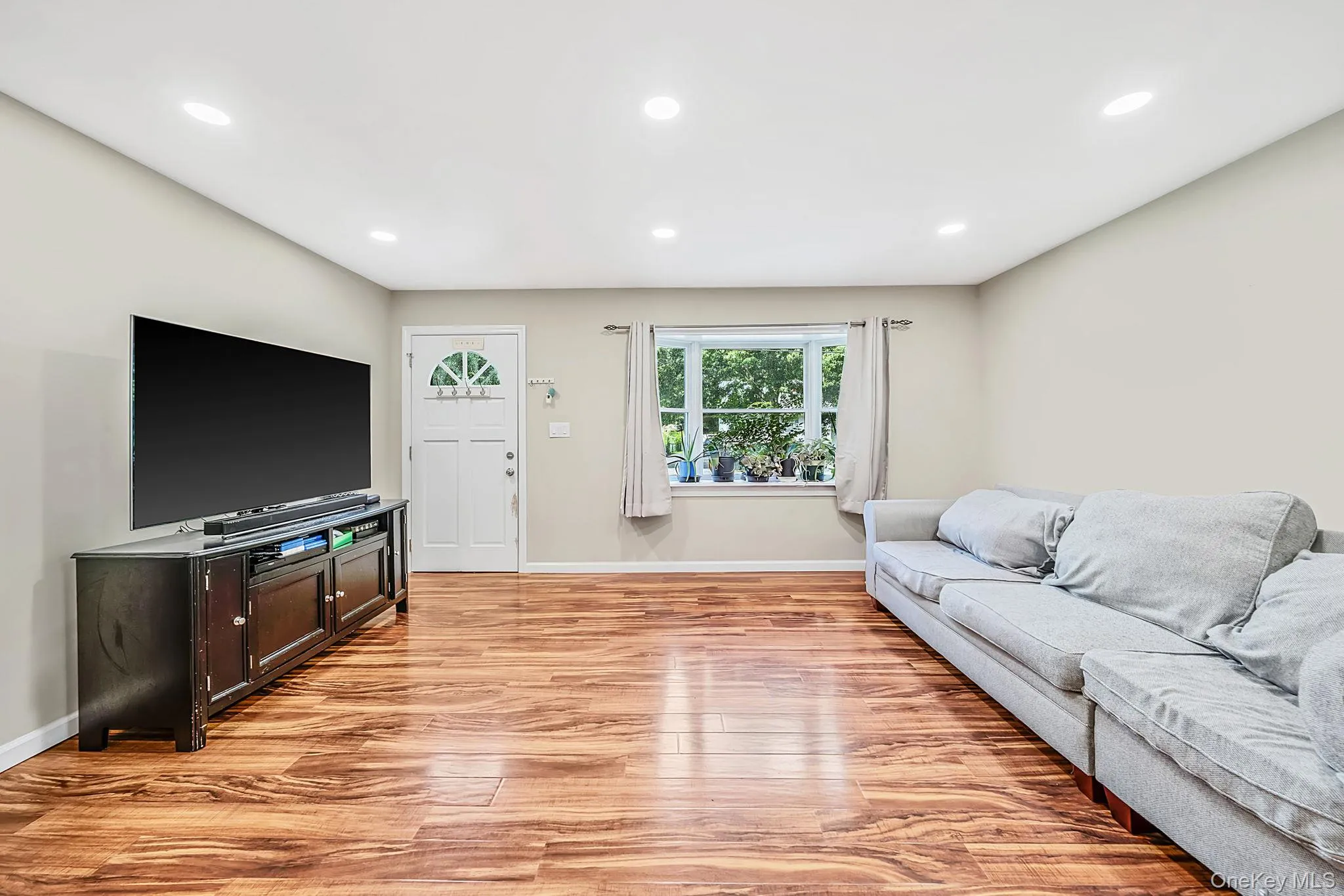 12 Allanwood Drive, Brookhaven, NY, 3 Bedrooms Bedrooms, 6 Rooms Rooms,1 BathroomBathrooms,Residential,For Rent,Allanwood,0,1046565 12 Allanwood Drive, Brookhaven, NY, 3 Bedrooms Bedrooms, 6 Rooms Rooms,1 BathroomBathrooms,Residential,For Rent,Allanwood,0,1046565