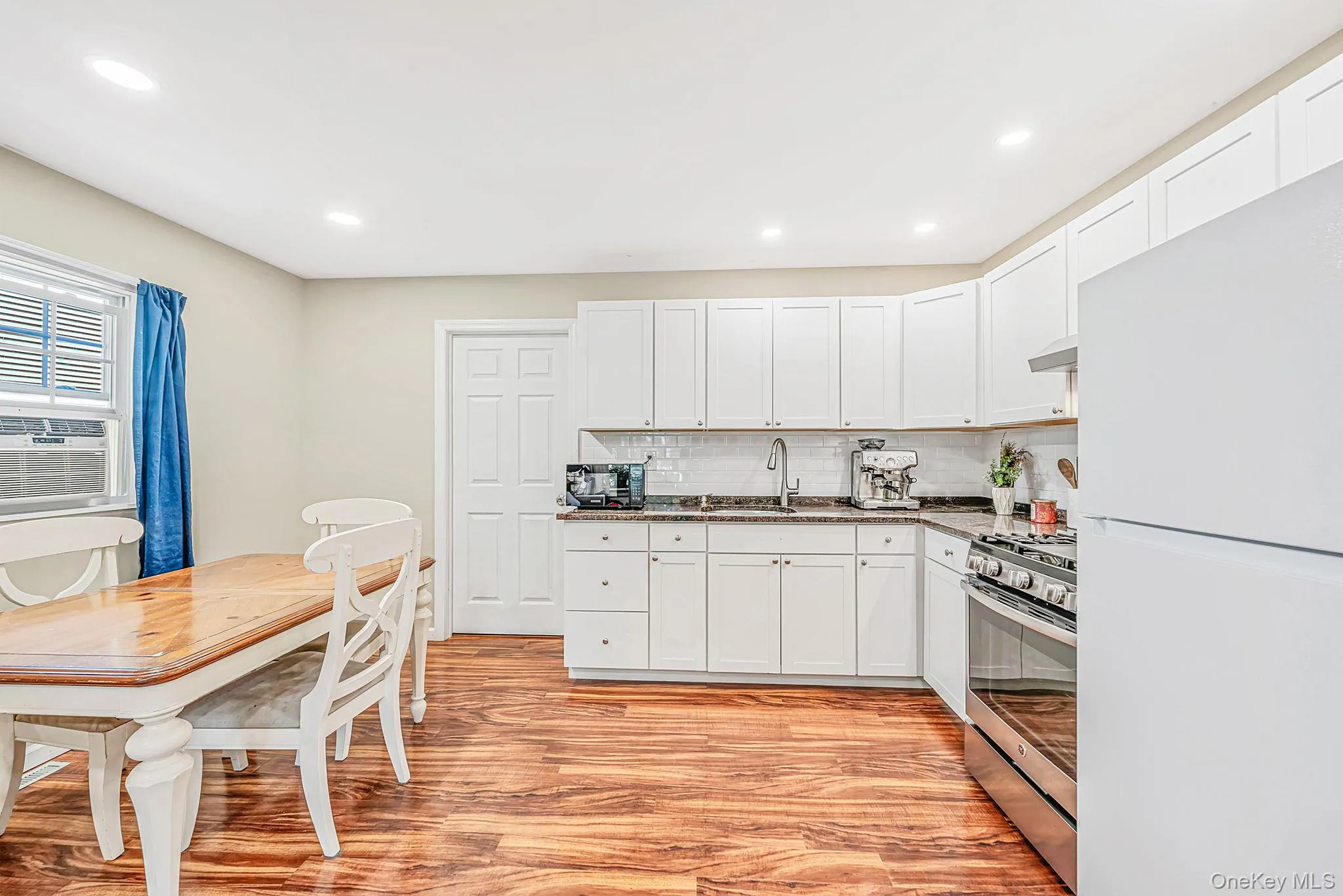 12 Allanwood Drive, Brookhaven, NY, 3 Bedrooms Bedrooms, 6 Rooms Rooms,1 BathroomBathrooms,Residential,For Rent,Allanwood,0,1046565 12 Allanwood Drive, Brookhaven, NY, 3 Bedrooms Bedrooms, 6 Rooms Rooms,1 BathroomBathrooms,Residential,For Rent,Allanwood,0,1046565