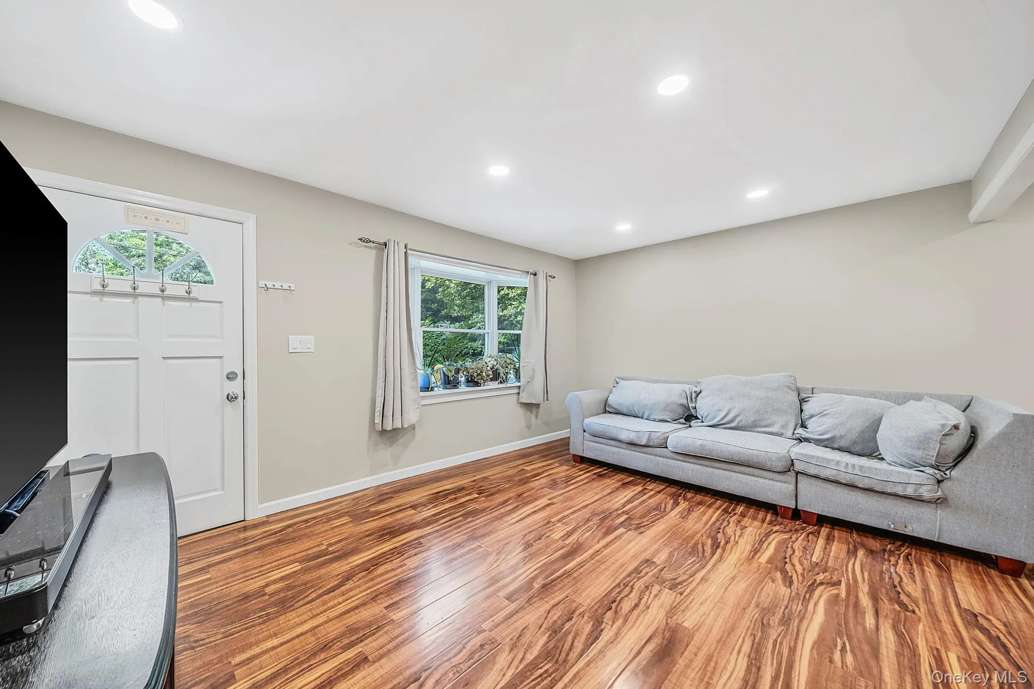 12 Allanwood Drive, Brookhaven, NY, 3 Bedrooms Bedrooms, 6 Rooms Rooms,1 BathroomBathrooms,Residential,For Rent,Allanwood,0,1046565 12 Allanwood Drive, Brookhaven, NY, 3 Bedrooms Bedrooms, 6 Rooms Rooms,1 BathroomBathrooms,Residential,For Rent,Allanwood,0,1046565