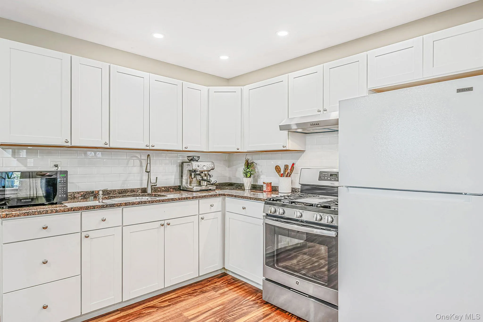 12 Allanwood Drive, Brookhaven, NY, 3 Bedrooms Bedrooms, 6 Rooms Rooms,1 BathroomBathrooms,Residential,For Rent,Allanwood,0,1046565 12 Allanwood Drive, Brookhaven, NY, 3 Bedrooms Bedrooms, 6 Rooms Rooms,1 BathroomBathrooms,Residential,For Rent,Allanwood,0,1046565
