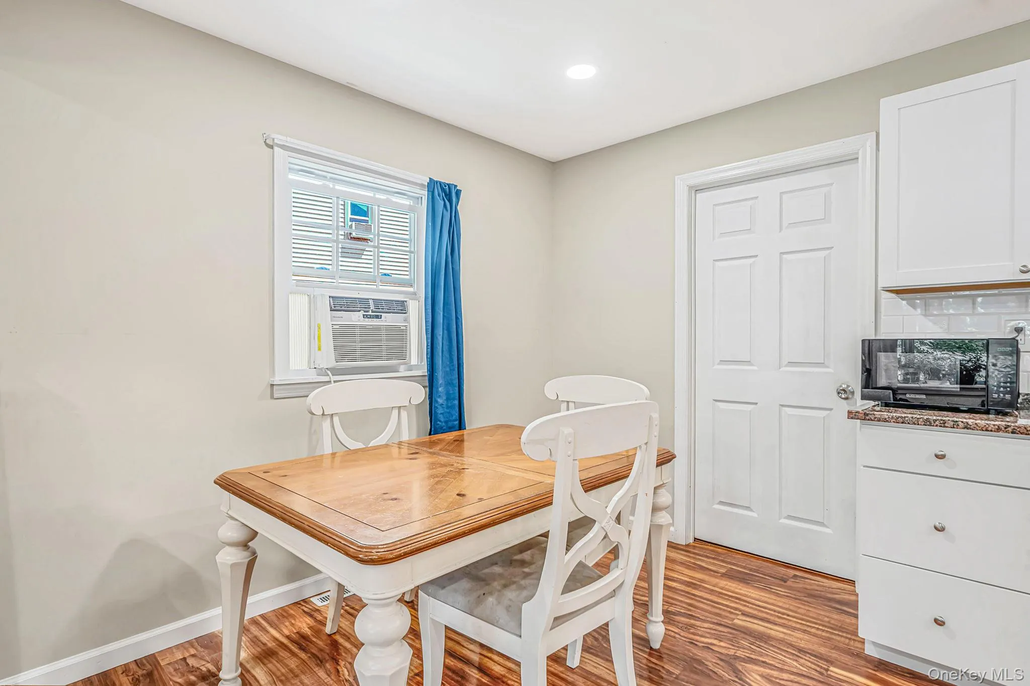 12 Allanwood Drive, Brookhaven, NY, 3 Bedrooms Bedrooms, 6 Rooms Rooms,1 BathroomBathrooms,Residential,For Rent,Allanwood,0,1046565 12 Allanwood Drive, Brookhaven, NY, 3 Bedrooms Bedrooms, 6 Rooms Rooms,1 BathroomBathrooms,Residential,For Rent,Allanwood,0,1046565
