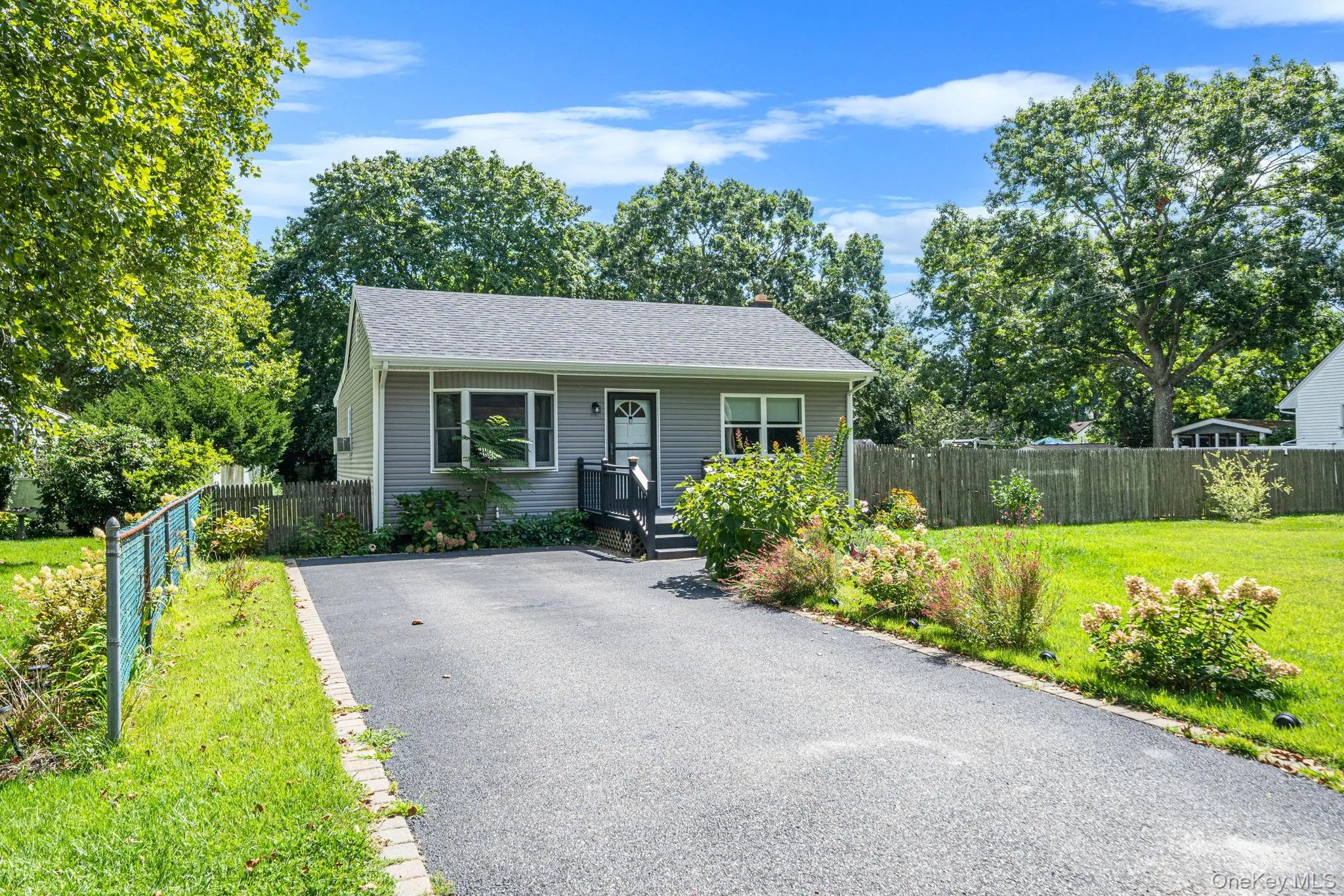 12 Allanwood Drive, Brookhaven, NY, 3 Bedrooms Bedrooms, 6 Rooms Rooms,1 BathroomBathrooms,Residential,For Rent,Allanwood,0,1046565 12 Allanwood Drive, Brookhaven, NY, 3 Bedrooms Bedrooms, 6 Rooms Rooms,1 BathroomBathrooms,Residential,For Rent,Allanwood,0,1046565