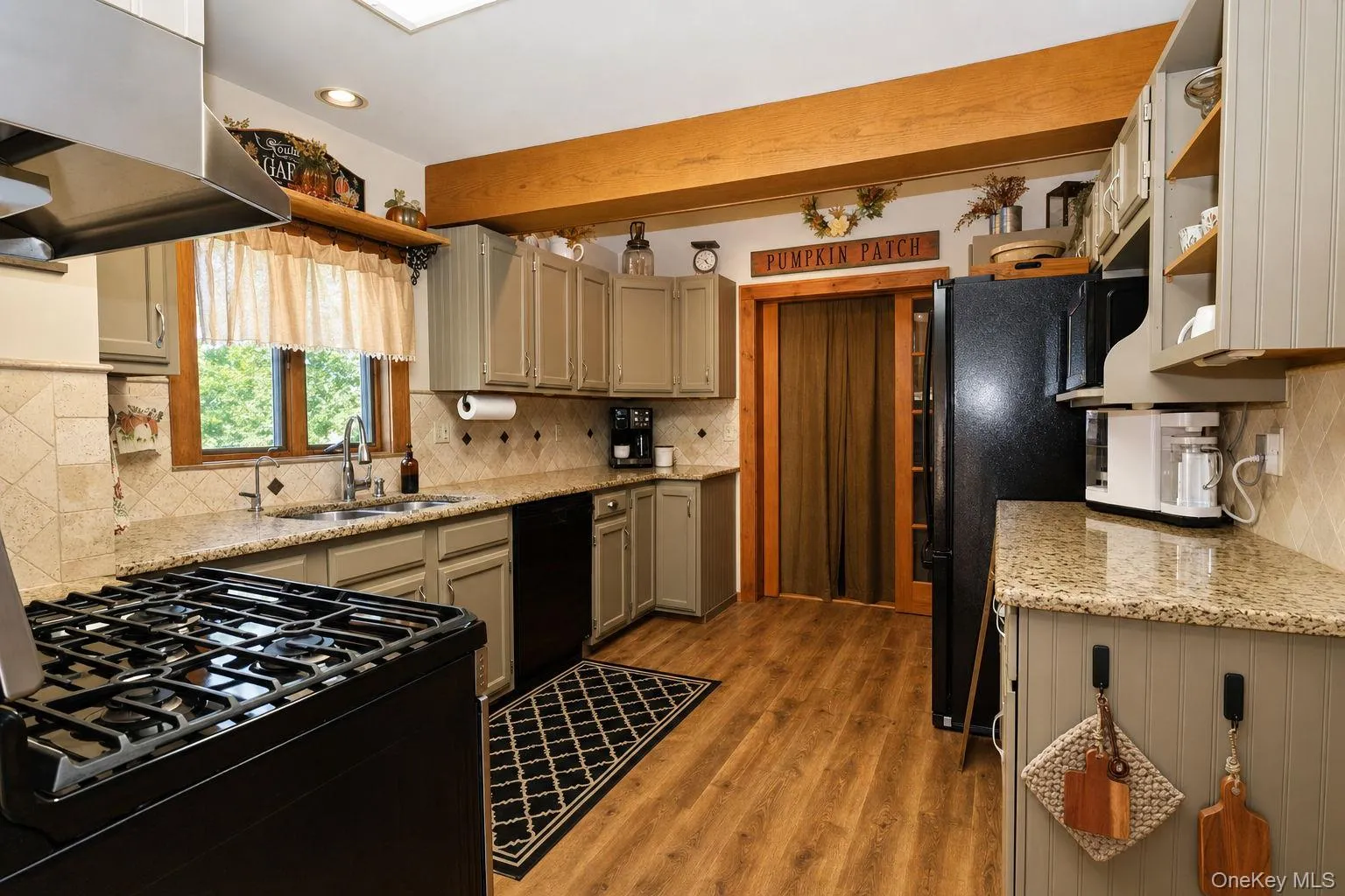 8 Budd Avenue, Middletown, NY, 3 Bedrooms Bedrooms, 8 Rooms Rooms,1 BathroomBathrooms,Residential,For Rent,Budd,0,1046566 8 Budd Avenue, Middletown, NY, 3 Bedrooms Bedrooms, 8 Rooms Rooms,1 BathroomBathrooms,Residential,For Rent,Budd,0,1046566