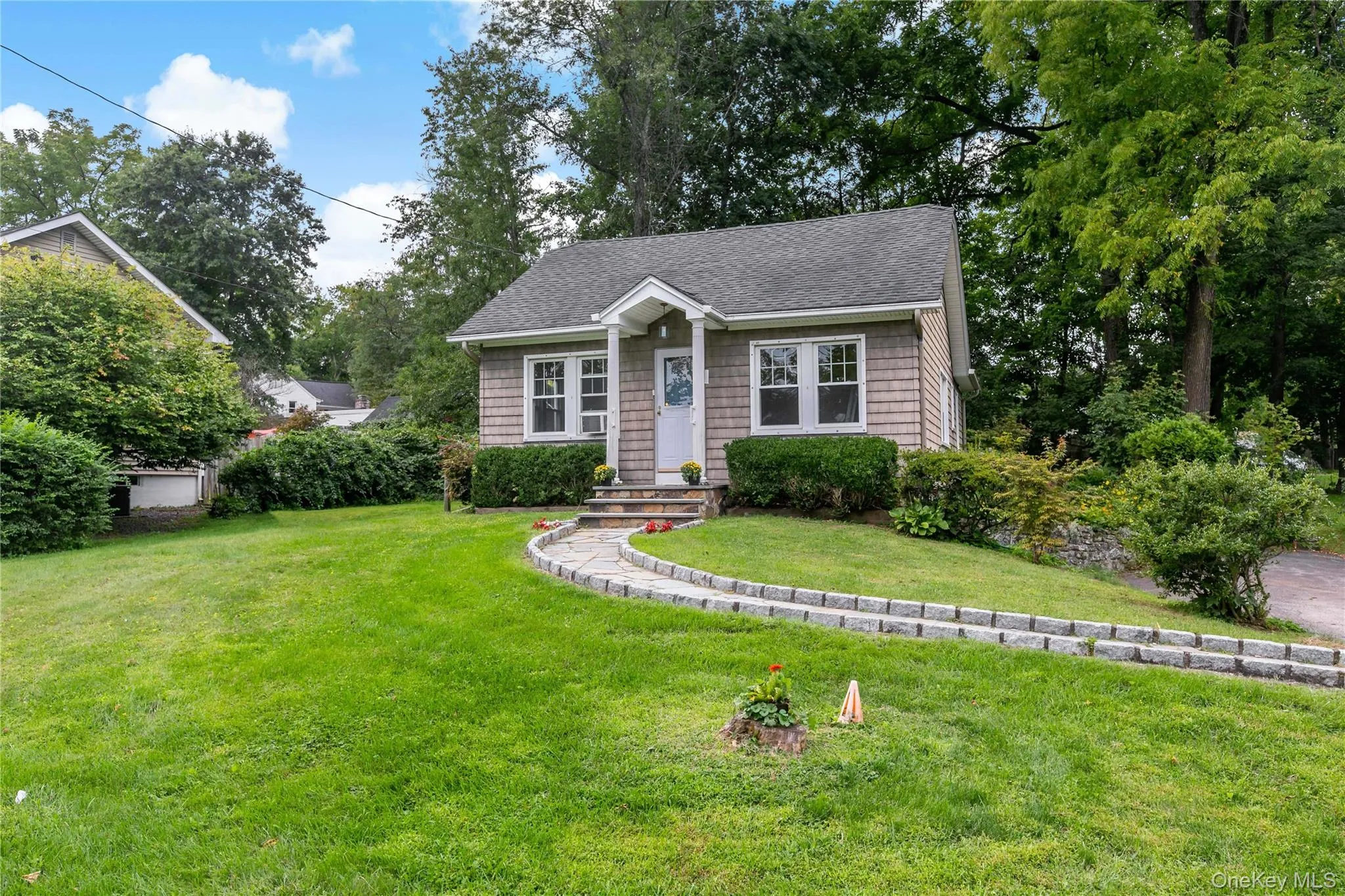 Gracious front yard. Gracious front yard.