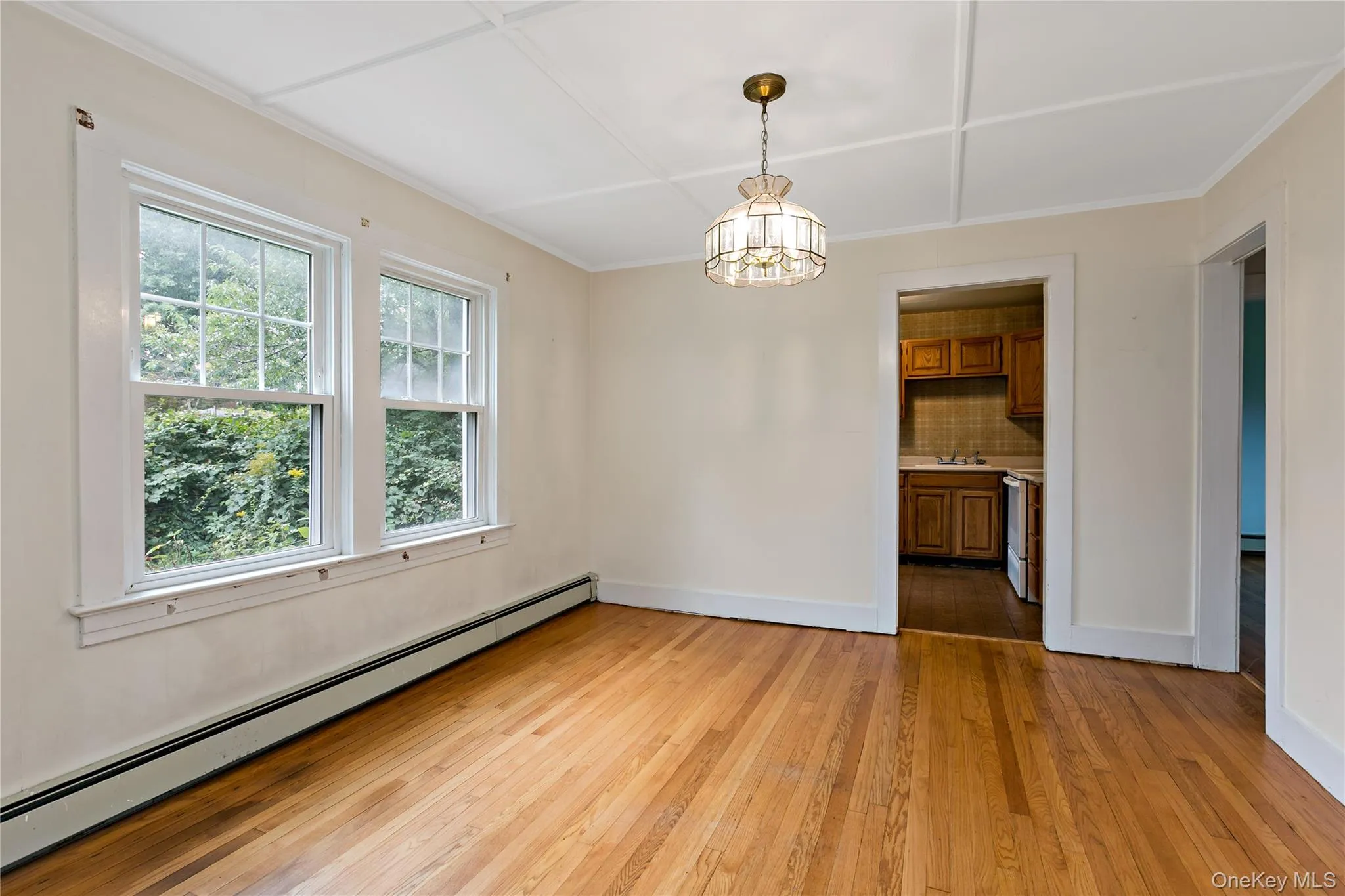 Separate formal dining room. Separate formal dining room.