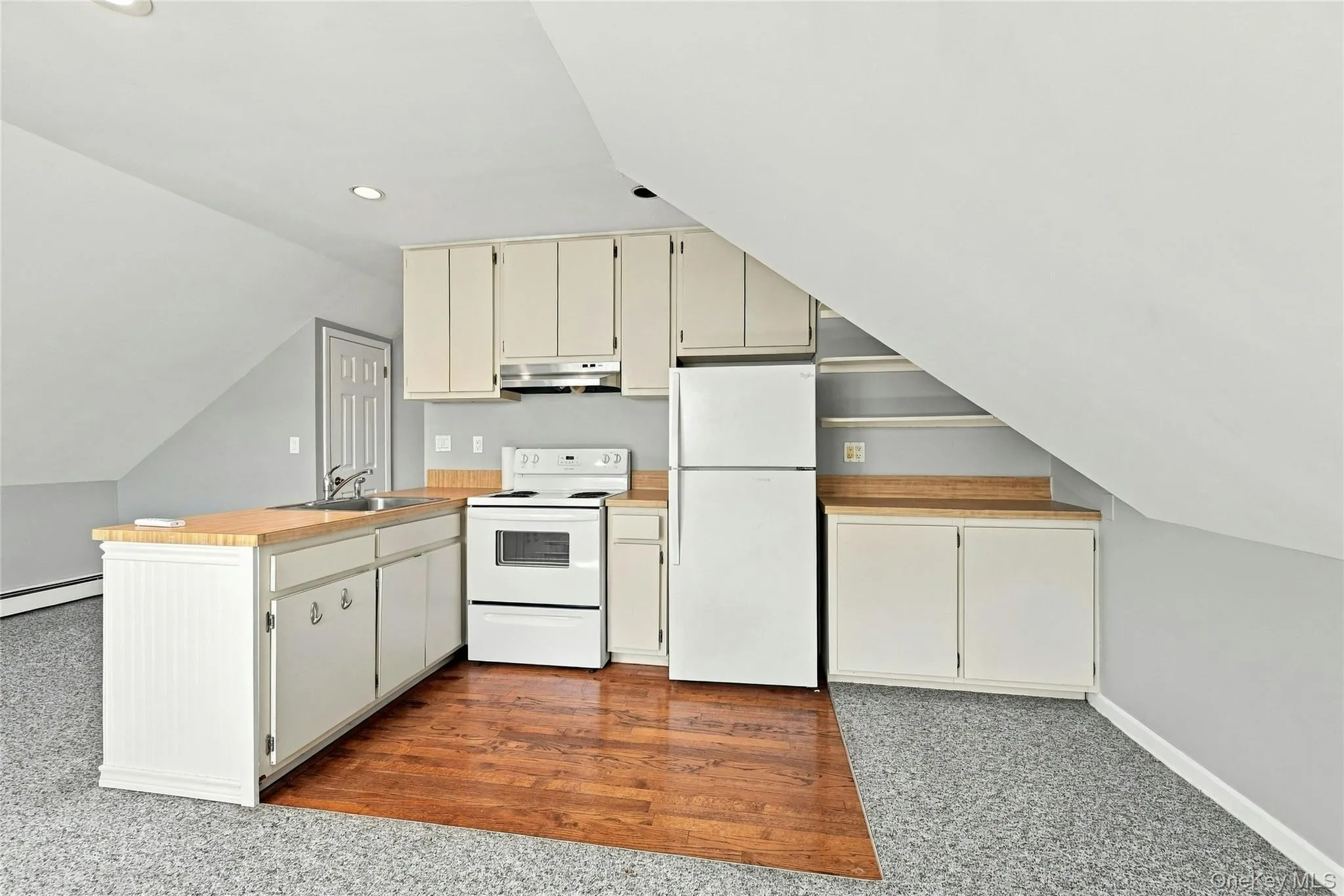 75 Eatons Neck Road, Huntington, NY, 4 Bedrooms Bedrooms, 10 Rooms Rooms,3 BathroomsBathrooms,Residential,For Rent,Eatons Neck,0,1046569 75 Eatons Neck Road, Huntington, NY, 4 Bedrooms Bedrooms, 10 Rooms Rooms,3 BathroomsBathrooms,Residential,For Rent,Eatons Neck,0,1046569