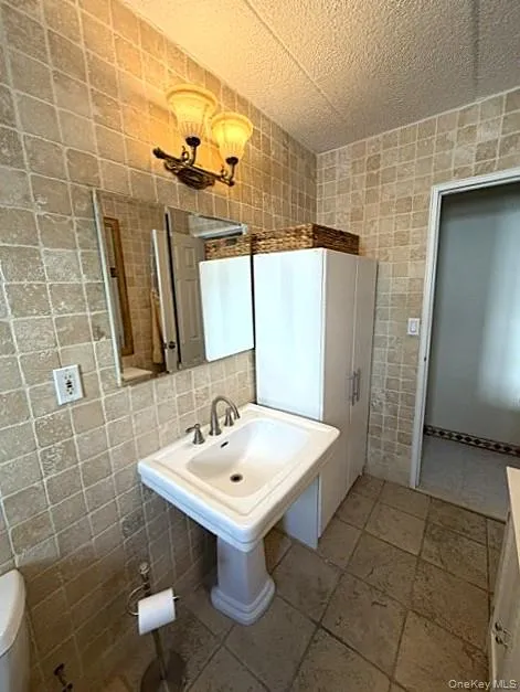 1085 Warburton Avenue, Yonkers, NY, 2 Bedrooms Bedrooms, 4 Rooms Rooms,1 BathroomBathrooms,Residential,For Rent,Warburton,0,1046570 1085 Warburton Avenue, Yonkers, NY, 2 Bedrooms Bedrooms, 4 Rooms Rooms,1 BathroomBathrooms,Residential,For Rent,Warburton,0,1046570