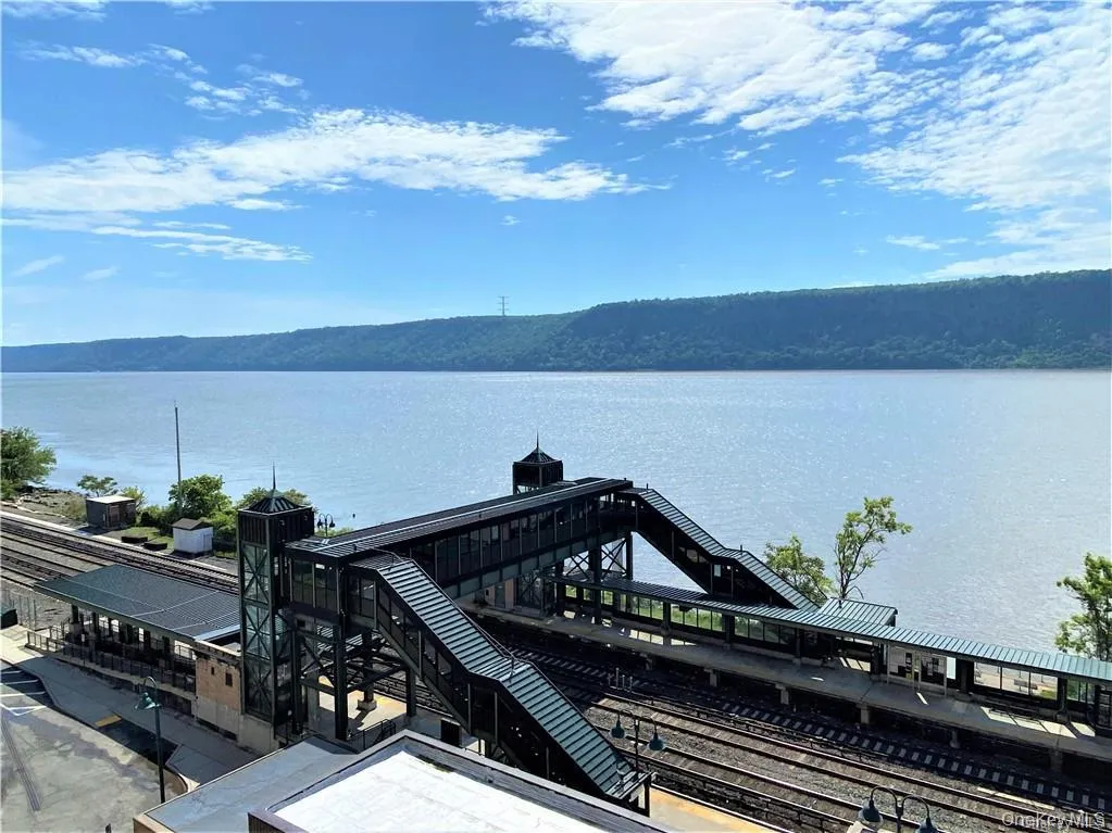 Metro-North station. 35-min commute to GCT Metro-North station. 35-min commute to GCT