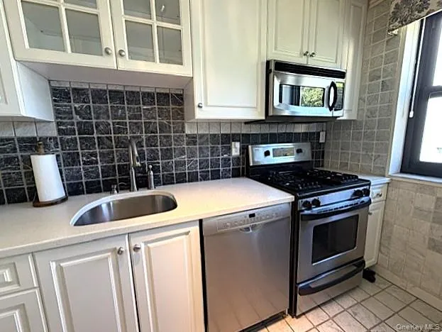 1085 Warburton Avenue, Yonkers, NY, 2 Bedrooms Bedrooms, 4 Rooms Rooms,1 BathroomBathrooms,Residential,For Rent,Warburton,0,1046570 1085 Warburton Avenue, Yonkers, NY, 2 Bedrooms Bedrooms, 4 Rooms Rooms,1 BathroomBathrooms,Residential,For Rent,Warburton,0,1046570
