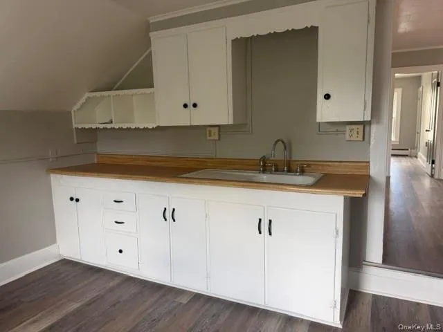 17 Hornbeck Avenue, Port Jervis, NY, 2 Bedrooms Bedrooms, 4 Rooms Rooms,1 BathroomBathrooms,Residential Lease,For Rent,Hornbeck,0,1046571 17 Hornbeck Avenue, Port Jervis, NY, 2 Bedrooms Bedrooms, 4 Rooms Rooms,1 BathroomBathrooms,Residential Lease,For Rent,Hornbeck,0,1046571