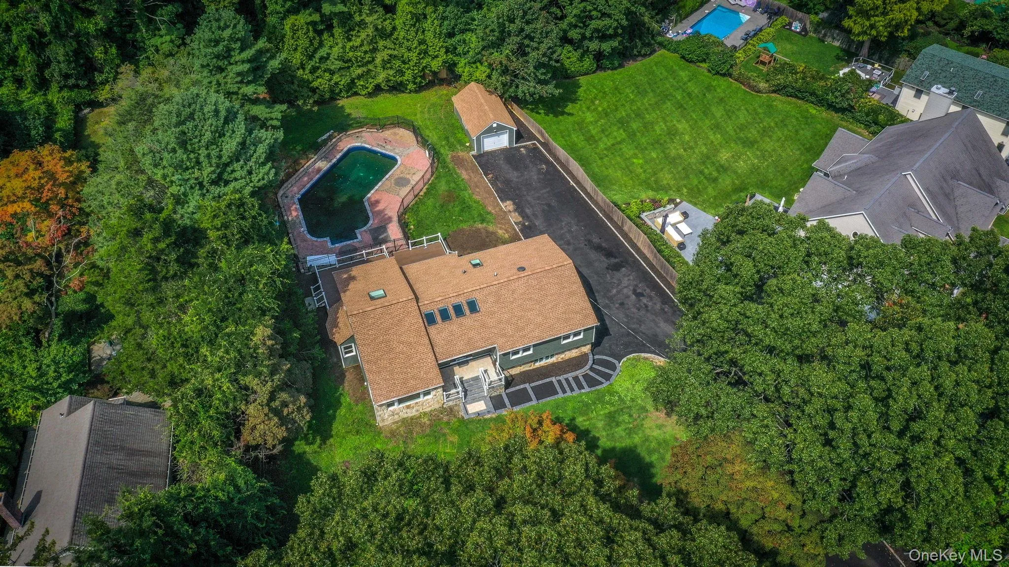 40 Lakeside Drive, Huntington, NY, 4 Bedrooms Bedrooms, 7 Rooms Rooms,3 BathroomsBathrooms,Residential,For Rent,Lakeside,0,1046573 40 Lakeside Drive, Huntington, NY, 4 Bedrooms Bedrooms, 7 Rooms Rooms,3 BathroomsBathrooms,Residential,For Rent,Lakeside,0,1046573