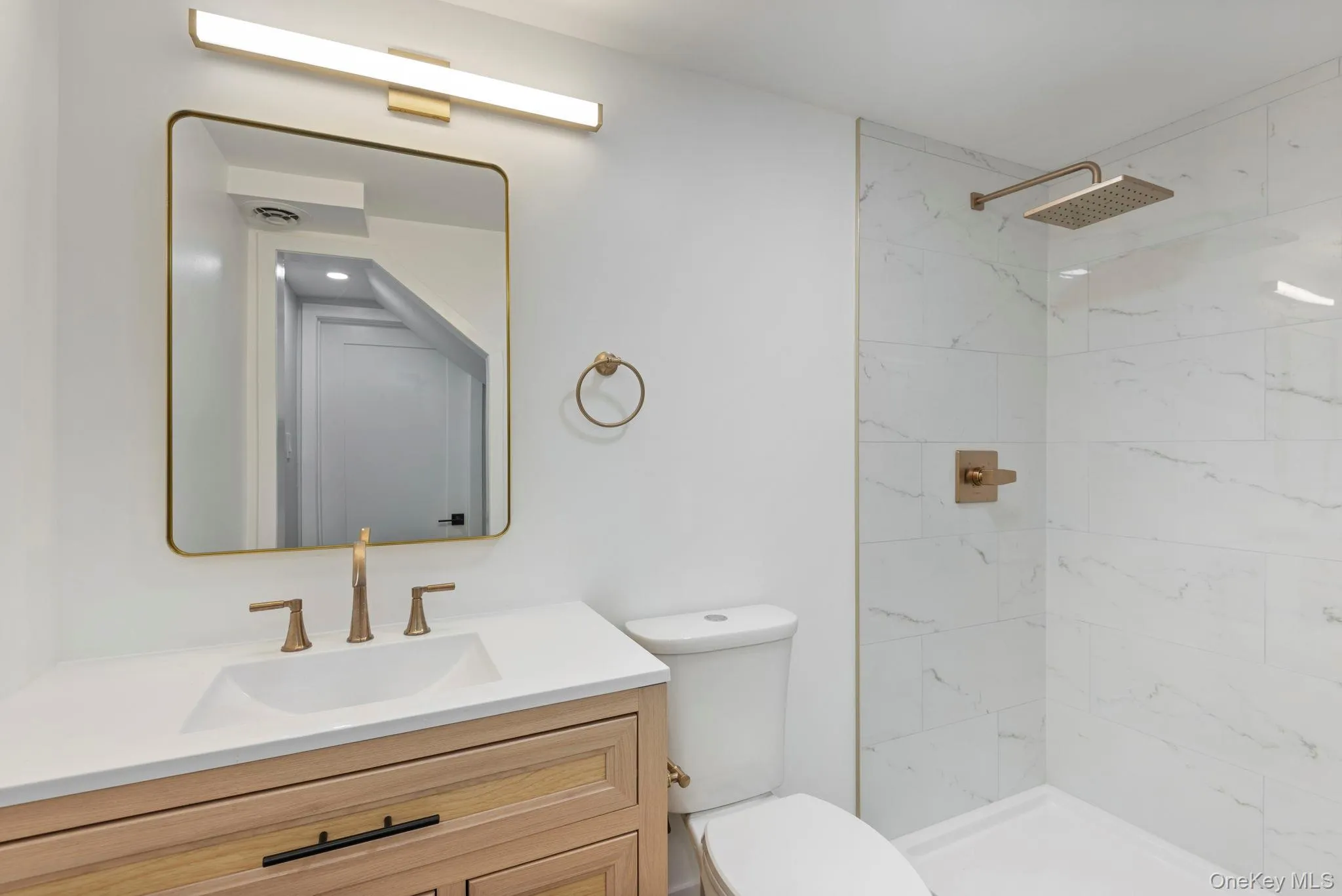 40 Lakeside Drive, Huntington, NY, 4 Bedrooms Bedrooms, 7 Rooms Rooms,3 BathroomsBathrooms,Residential,For Rent,Lakeside,0,1046573 40 Lakeside Drive, Huntington, NY, 4 Bedrooms Bedrooms, 7 Rooms Rooms,3 BathroomsBathrooms,Residential,For Rent,Lakeside,0,1046573