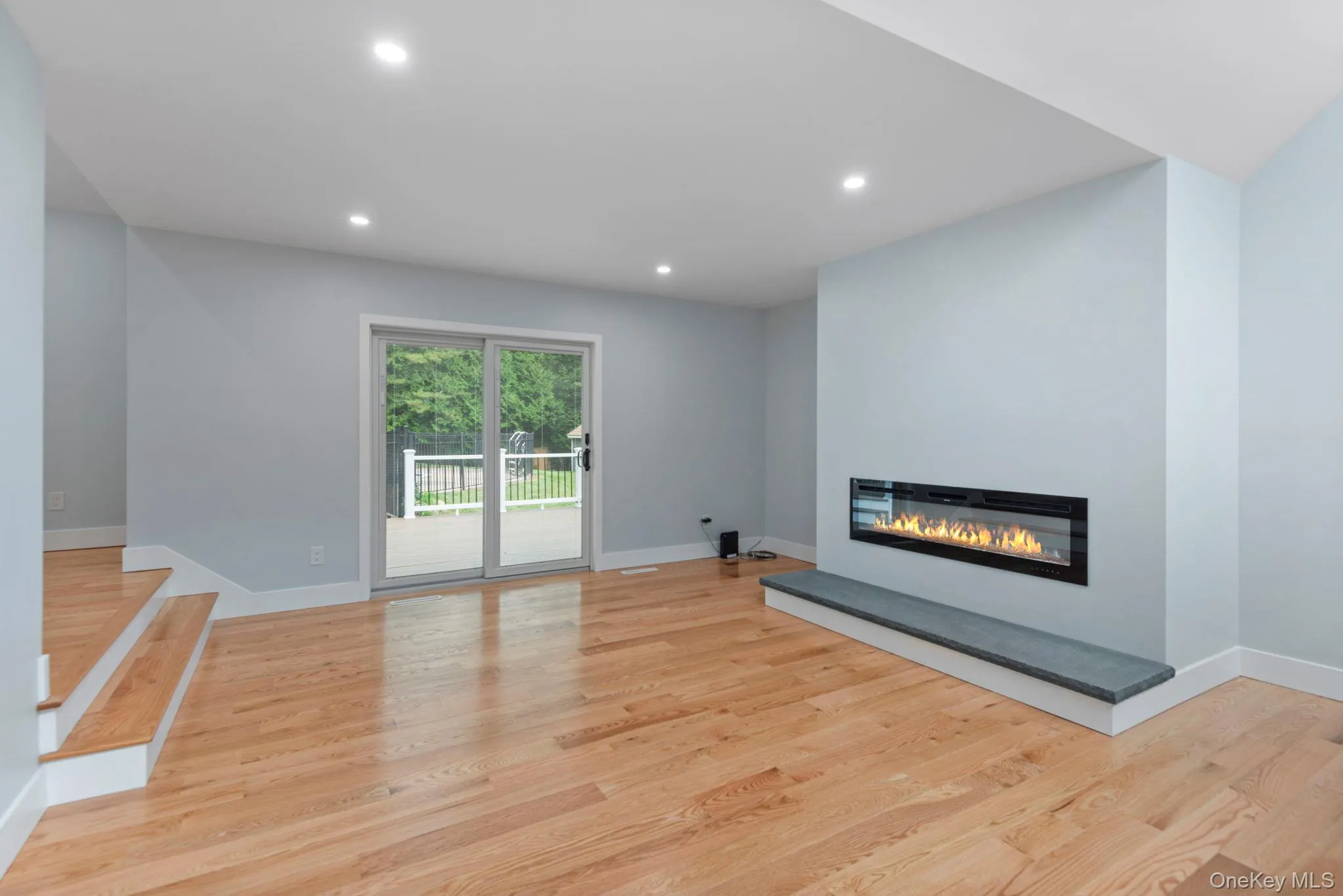 40 Lakeside Drive, Huntington, NY, 4 Bedrooms Bedrooms, 7 Rooms Rooms,3 BathroomsBathrooms,Residential,For Rent,Lakeside,0,1046573 40 Lakeside Drive, Huntington, NY, 4 Bedrooms Bedrooms, 7 Rooms Rooms,3 BathroomsBathrooms,Residential,For Rent,Lakeside,0,1046573