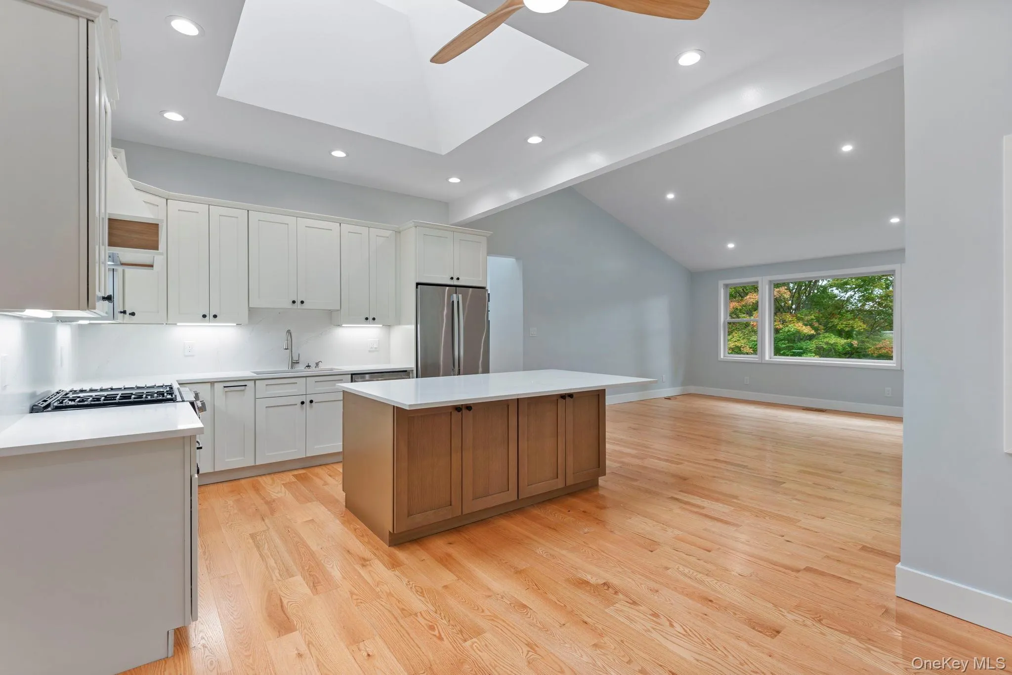 40 Lakeside Drive, Huntington, NY, 4 Bedrooms Bedrooms, 7 Rooms Rooms,3 BathroomsBathrooms,Residential,For Rent,Lakeside,0,1046573 40 Lakeside Drive, Huntington, NY, 4 Bedrooms Bedrooms, 7 Rooms Rooms,3 BathroomsBathrooms,Residential,For Rent,Lakeside,0,1046573