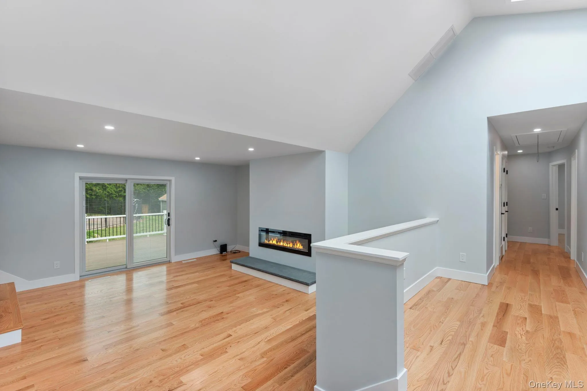 40 Lakeside Drive, Huntington, NY, 4 Bedrooms Bedrooms, 7 Rooms Rooms,3 BathroomsBathrooms,Residential,For Rent,Lakeside,0,1046573 40 Lakeside Drive, Huntington, NY, 4 Bedrooms Bedrooms, 7 Rooms Rooms,3 BathroomsBathrooms,Residential,For Rent,Lakeside,0,1046573