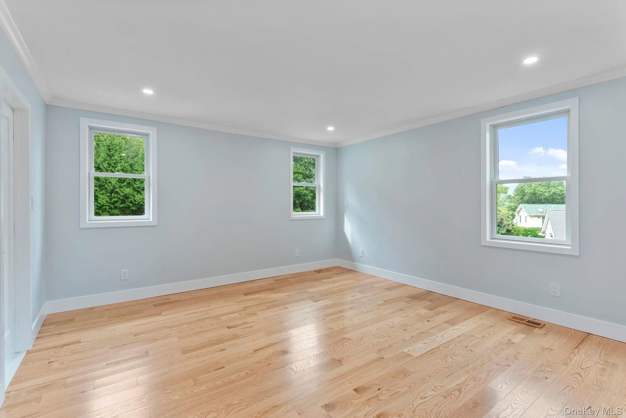 40 Lakeside Drive, Huntington, NY, 4 Bedrooms Bedrooms, 7 Rooms Rooms,3 BathroomsBathrooms,Residential,For Rent,Lakeside,0,1046573 40 Lakeside Drive, Huntington, NY, 4 Bedrooms Bedrooms, 7 Rooms Rooms,3 BathroomsBathrooms,Residential,For Rent,Lakeside,0,1046573