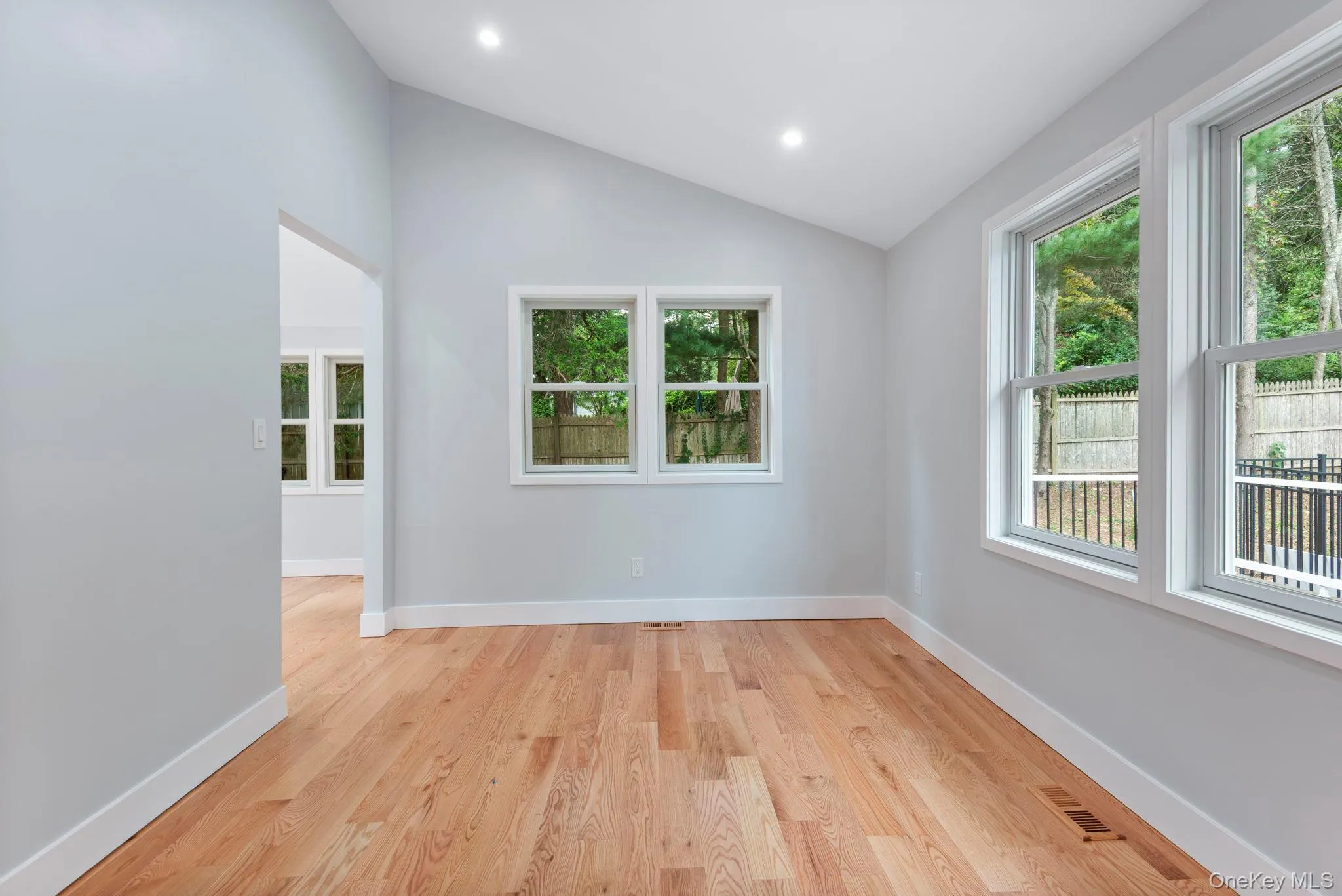 40 Lakeside Drive, Huntington, NY, 4 Bedrooms Bedrooms, 7 Rooms Rooms,3 BathroomsBathrooms,Residential,For Rent,Lakeside,0,1046573 40 Lakeside Drive, Huntington, NY, 4 Bedrooms Bedrooms, 7 Rooms Rooms,3 BathroomsBathrooms,Residential,For Rent,Lakeside,0,1046573