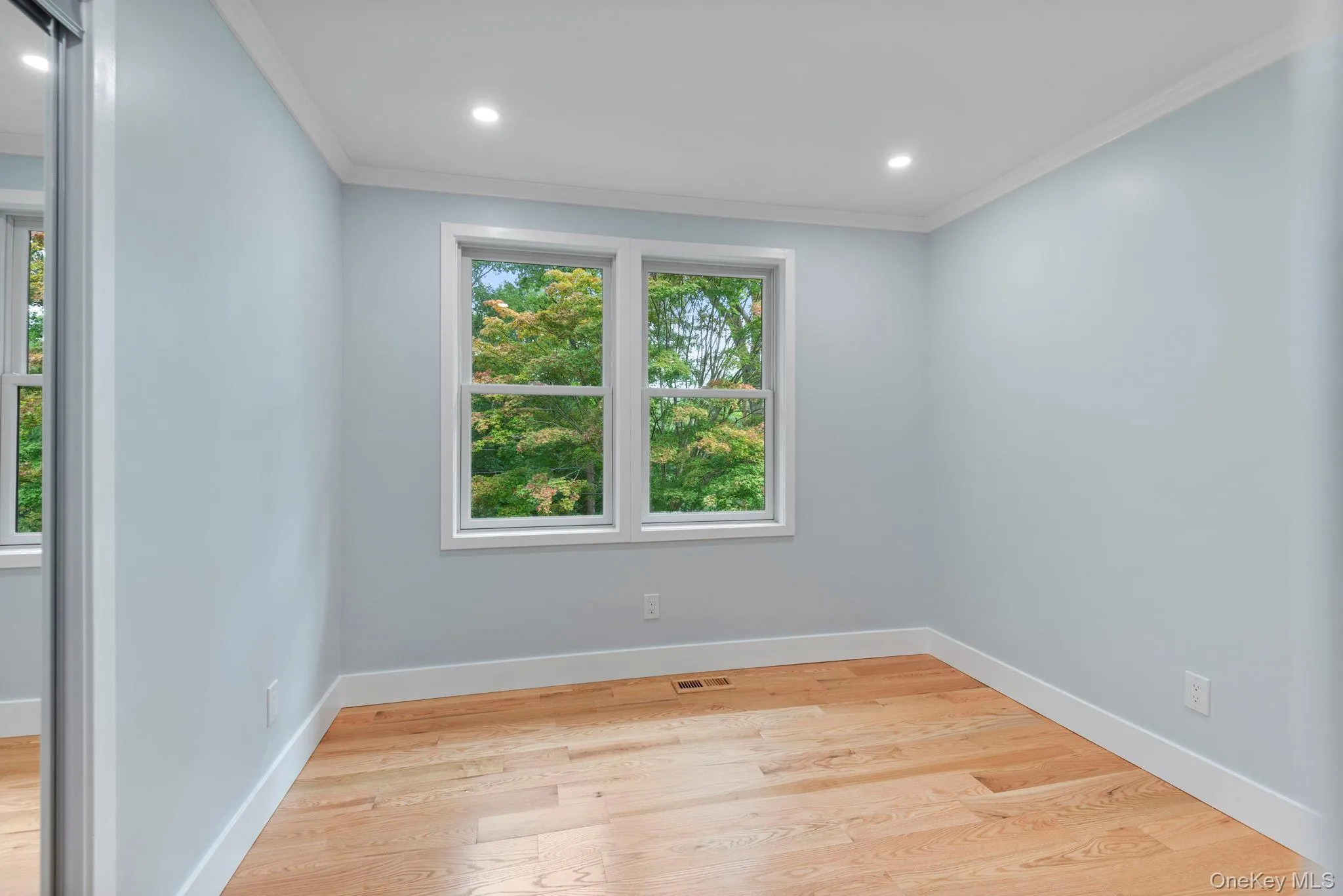 40 Lakeside Drive, Huntington, NY, 4 Bedrooms Bedrooms, 7 Rooms Rooms,3 BathroomsBathrooms,Residential,For Rent,Lakeside,0,1046573 40 Lakeside Drive, Huntington, NY, 4 Bedrooms Bedrooms, 7 Rooms Rooms,3 BathroomsBathrooms,Residential,For Rent,Lakeside,0,1046573