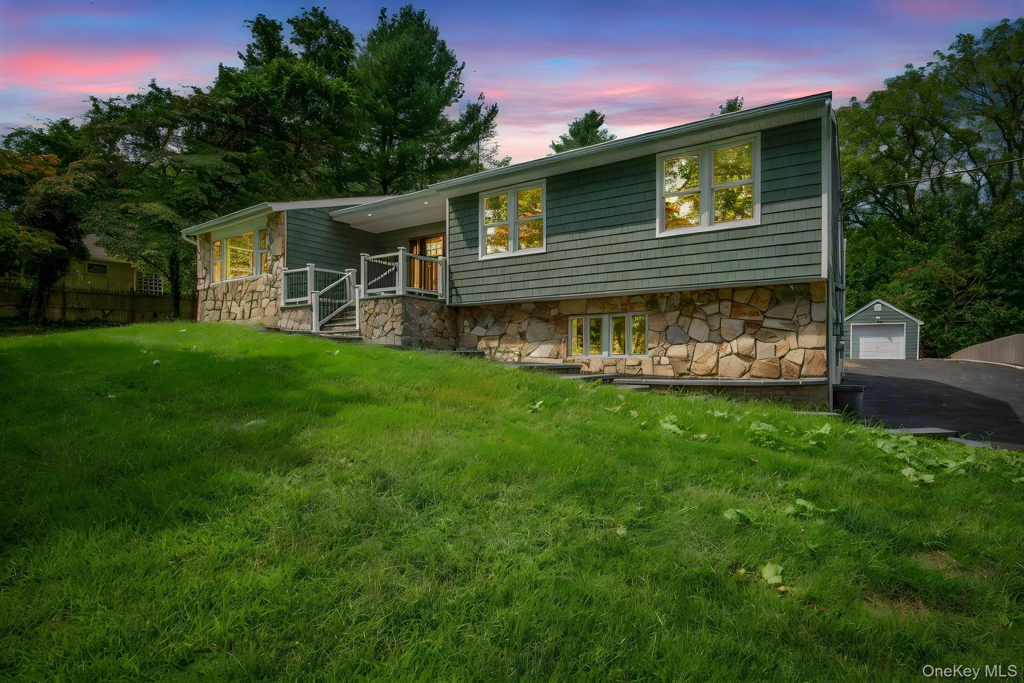40 Lakeside Drive, Huntington, NY, 4 Bedrooms Bedrooms, 7 Rooms Rooms,3 BathroomsBathrooms,Residential,For Rent,Lakeside,0,1046573 40 Lakeside Drive, Huntington, NY, 4 Bedrooms Bedrooms, 7 Rooms Rooms,3 BathroomsBathrooms,Residential,For Rent,Lakeside,0,1046573