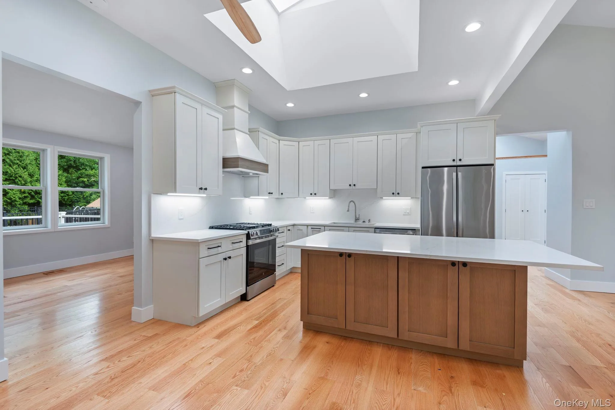 40 Lakeside Drive, Huntington, NY, 4 Bedrooms Bedrooms, 7 Rooms Rooms,3 BathroomsBathrooms,Residential,For Rent,Lakeside,0,1046573 40 Lakeside Drive, Huntington, NY, 4 Bedrooms Bedrooms, 7 Rooms Rooms,3 BathroomsBathrooms,Residential,For Rent,Lakeside,0,1046573