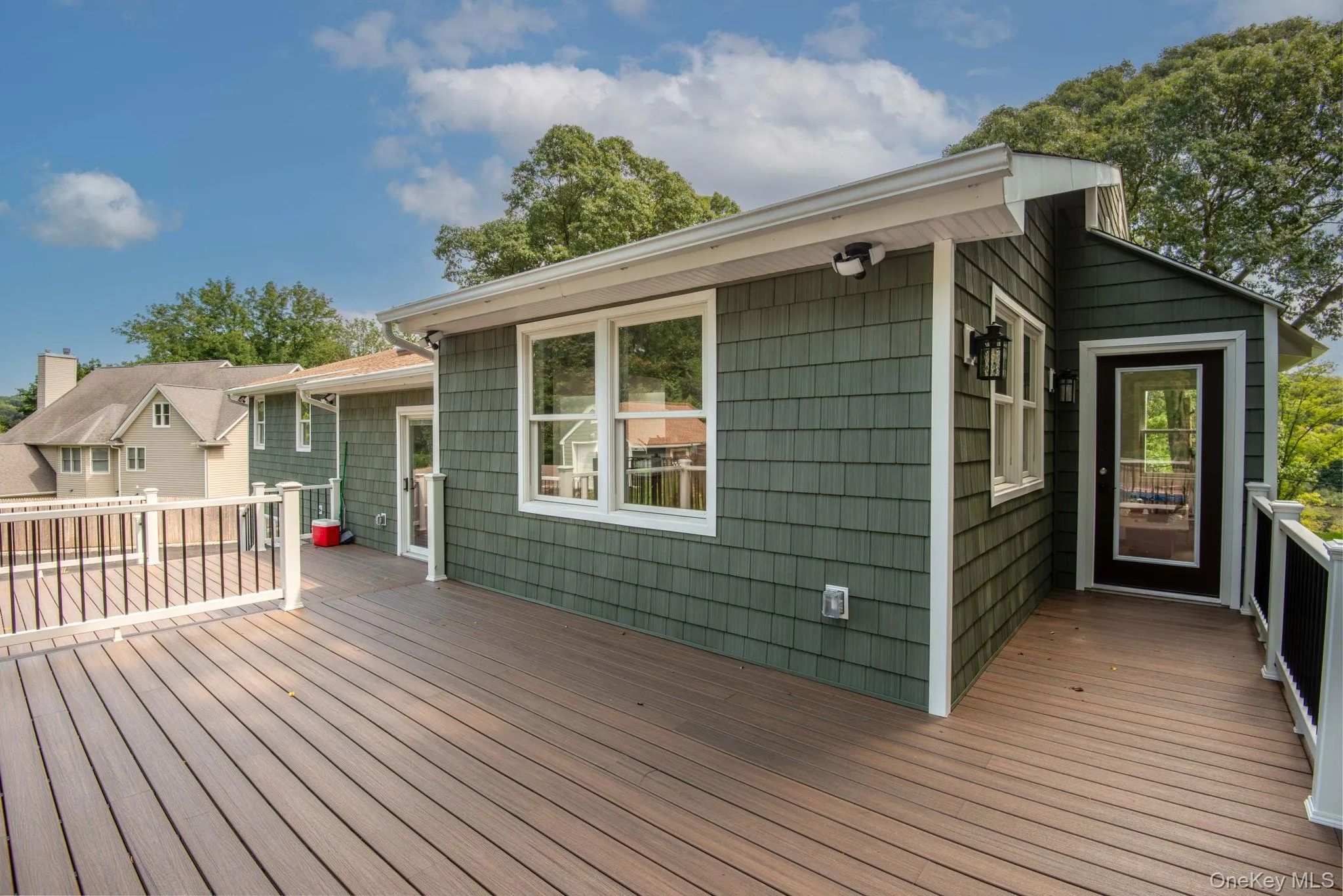 40 Lakeside Drive, Huntington, NY, 4 Bedrooms Bedrooms, 7 Rooms Rooms,3 BathroomsBathrooms,Residential,For Rent,Lakeside,0,1046573 40 Lakeside Drive, Huntington, NY, 4 Bedrooms Bedrooms, 7 Rooms Rooms,3 BathroomsBathrooms,Residential,For Rent,Lakeside,0,1046573