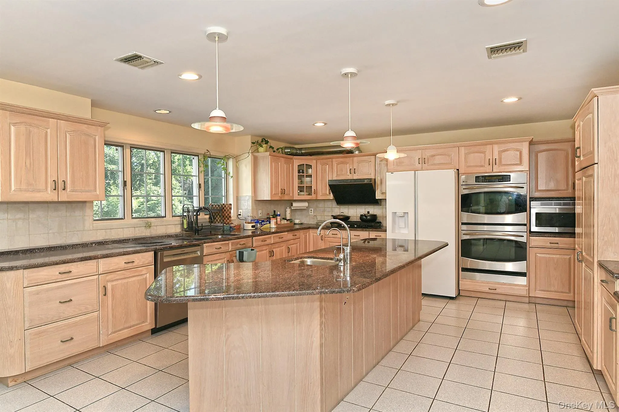 7 Saw Mill Lane, Huntington, NY, 6 Bedrooms Bedrooms, 16 Rooms Rooms,6 BathroomsBathrooms,Residential,For Rent,Saw Mill,0,1046579 7 Saw Mill Lane, Huntington, NY, 6 Bedrooms Bedrooms, 16 Rooms Rooms,6 BathroomsBathrooms,Residential,For Rent,Saw Mill,0,1046579