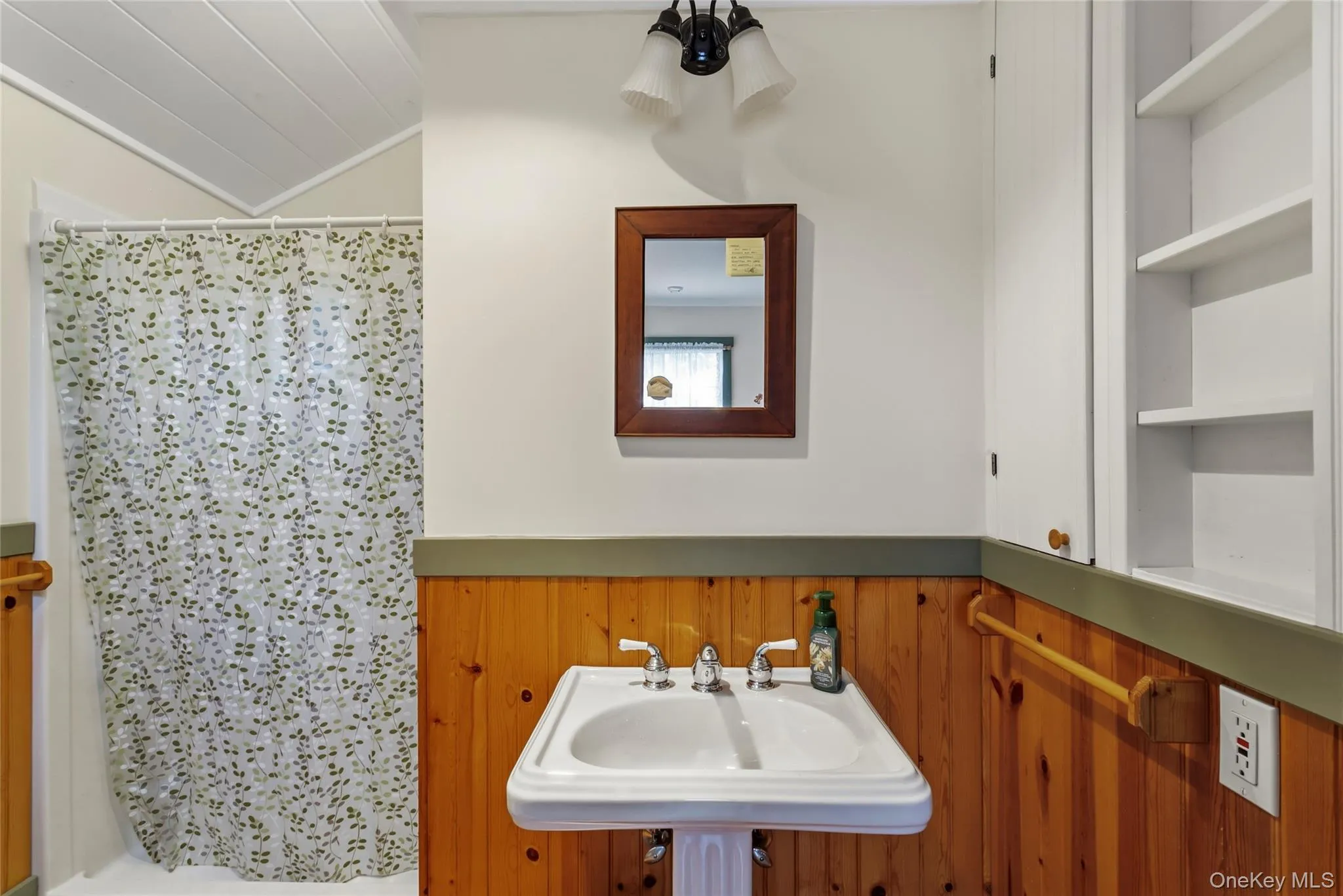 60 Livingston Avenue, Mount Pleasant, NY, 3 Bedrooms Bedrooms, 8 Rooms Rooms,2 BathroomsBathrooms,Residential,For Rent,Livingston,0,1046582 60 Livingston Avenue, Mount Pleasant, NY, 3 Bedrooms Bedrooms, 8 Rooms Rooms,2 BathroomsBathrooms,Residential,For Rent,Livingston,0,1046582