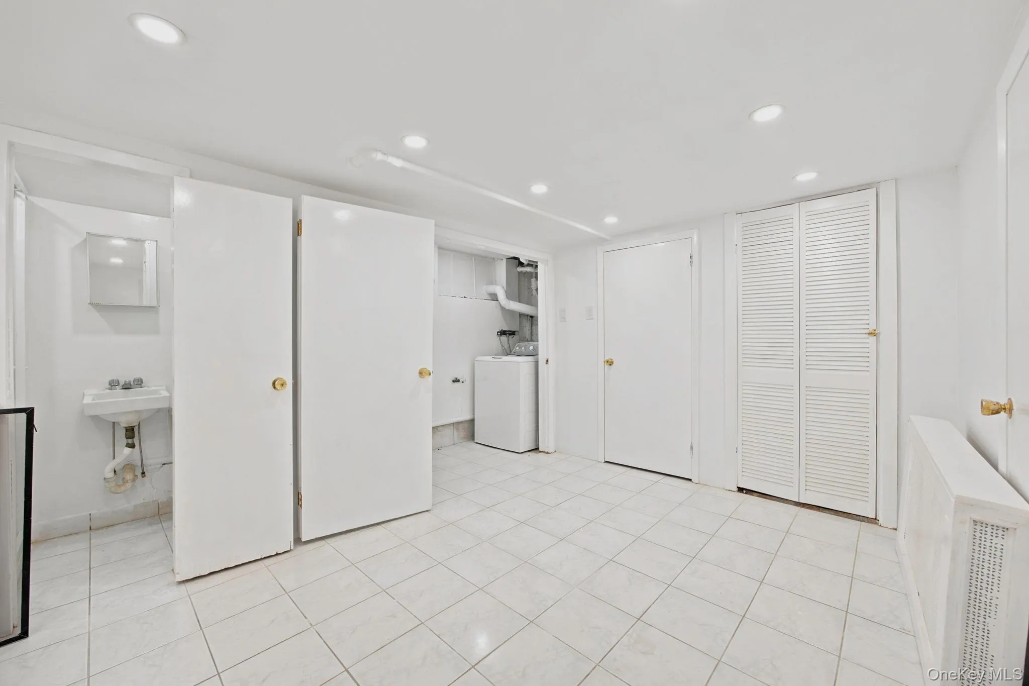 39-27 49th Street, New York, NY, 3 Bedrooms Bedrooms, 6 Rooms Rooms,1 BathroomBathrooms,Residential,For Rent,49th,0,1046584 39-27 49th Street, New York, NY, 3 Bedrooms Bedrooms, 6 Rooms Rooms,1 BathroomBathrooms,Residential,For Rent,49th,0,1046584