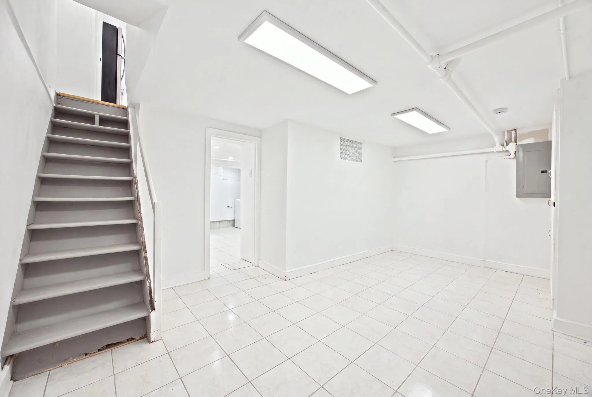 39-27 49th Street, New York, NY, 3 Bedrooms Bedrooms, 6 Rooms Rooms,1 BathroomBathrooms,Residential,For Rent,49th,0,1046584 39-27 49th Street, New York, NY, 3 Bedrooms Bedrooms, 6 Rooms Rooms,1 BathroomBathrooms,Residential,For Rent,49th,0,1046584