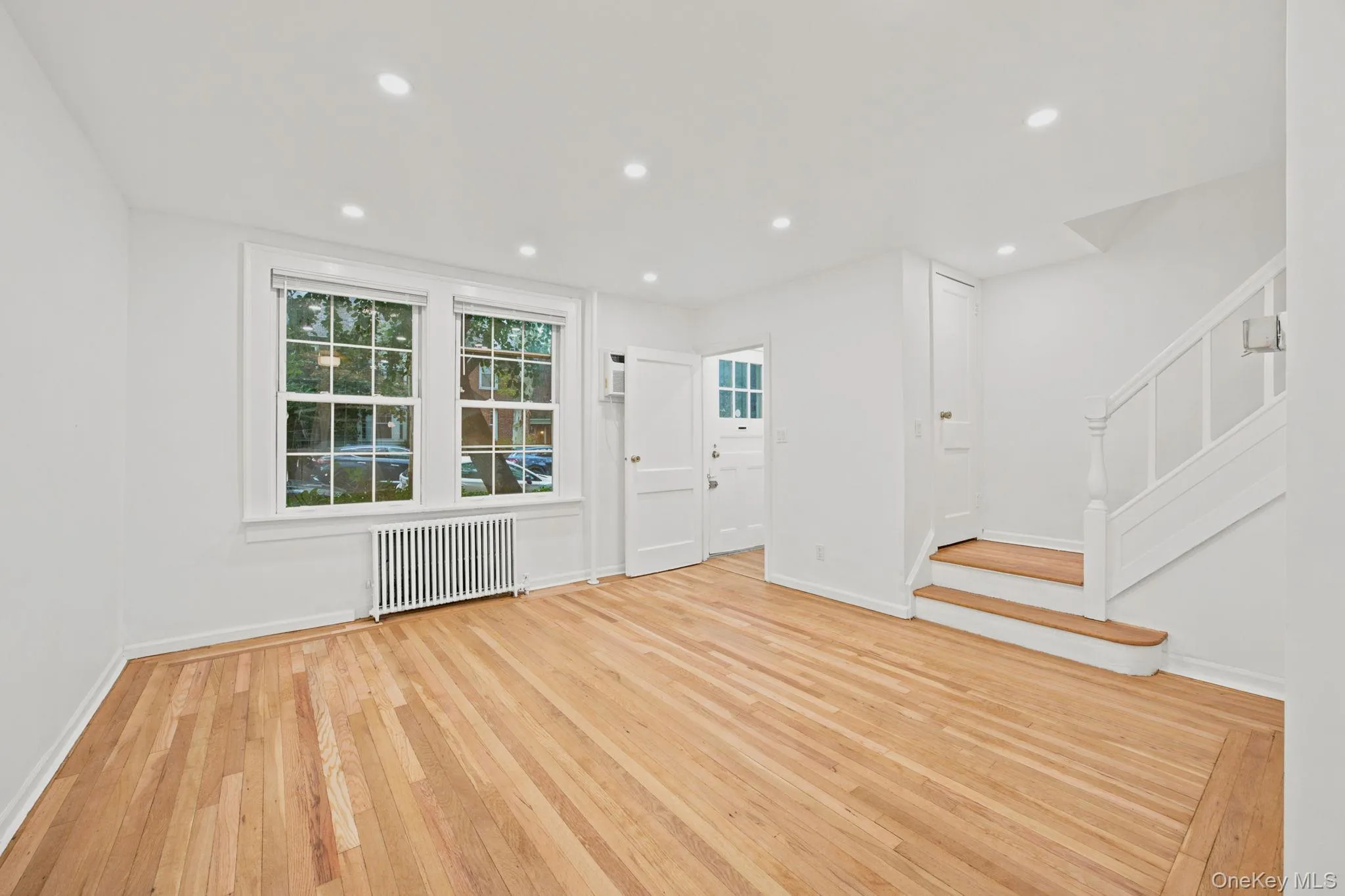 39-27 49th Street, New York, NY, 3 Bedrooms Bedrooms, 6 Rooms Rooms,1 BathroomBathrooms,Residential,For Rent,49th,0,1046584 39-27 49th Street, New York, NY, 3 Bedrooms Bedrooms, 6 Rooms Rooms,1 BathroomBathrooms,Residential,For Rent,49th,0,1046584