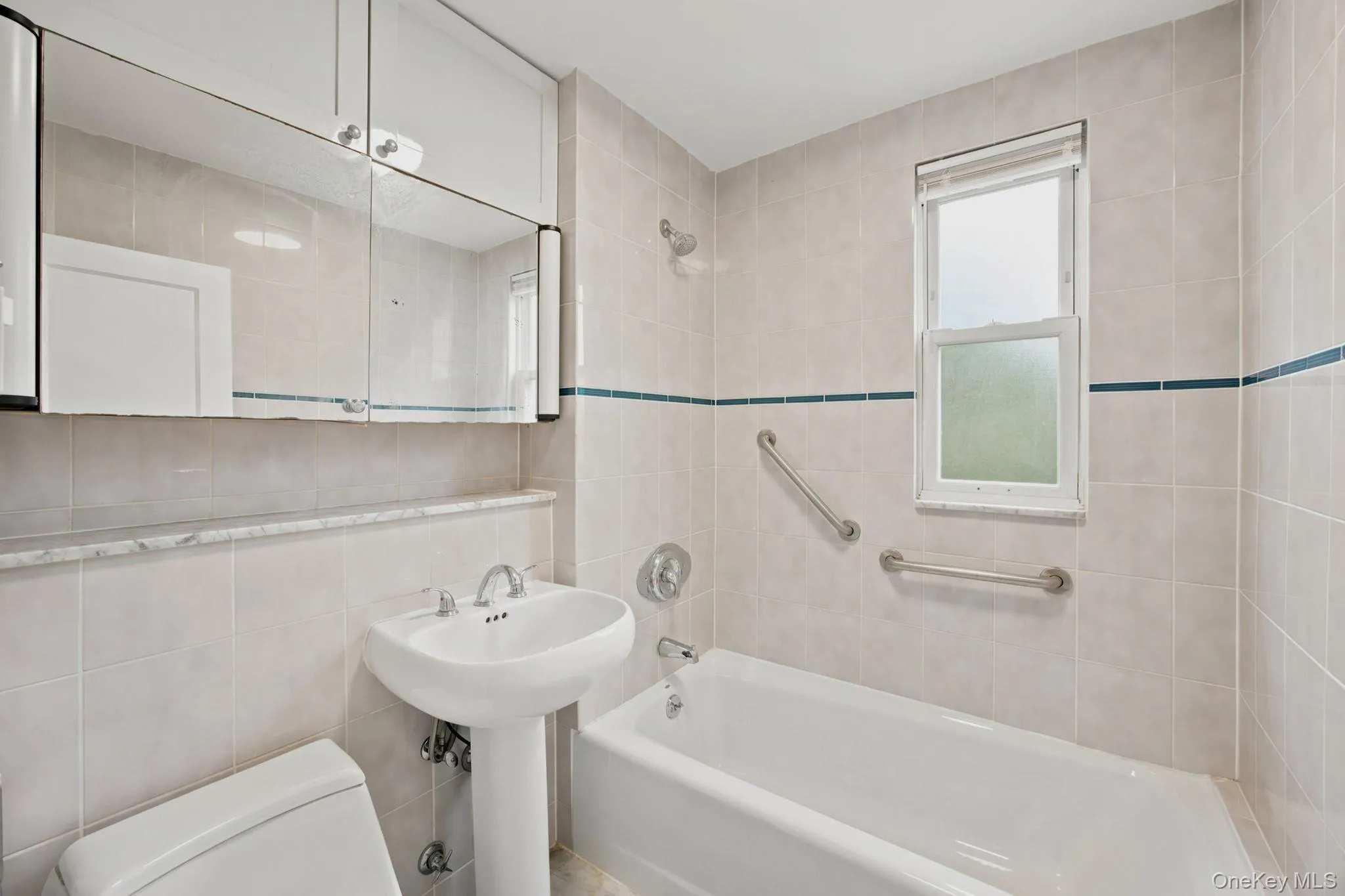 39-27 49th Street, New York, NY, 3 Bedrooms Bedrooms, 6 Rooms Rooms,1 BathroomBathrooms,Residential,For Rent,49th,0,1046584 39-27 49th Street, New York, NY, 3 Bedrooms Bedrooms, 6 Rooms Rooms,1 BathroomBathrooms,Residential,For Rent,49th,0,1046584