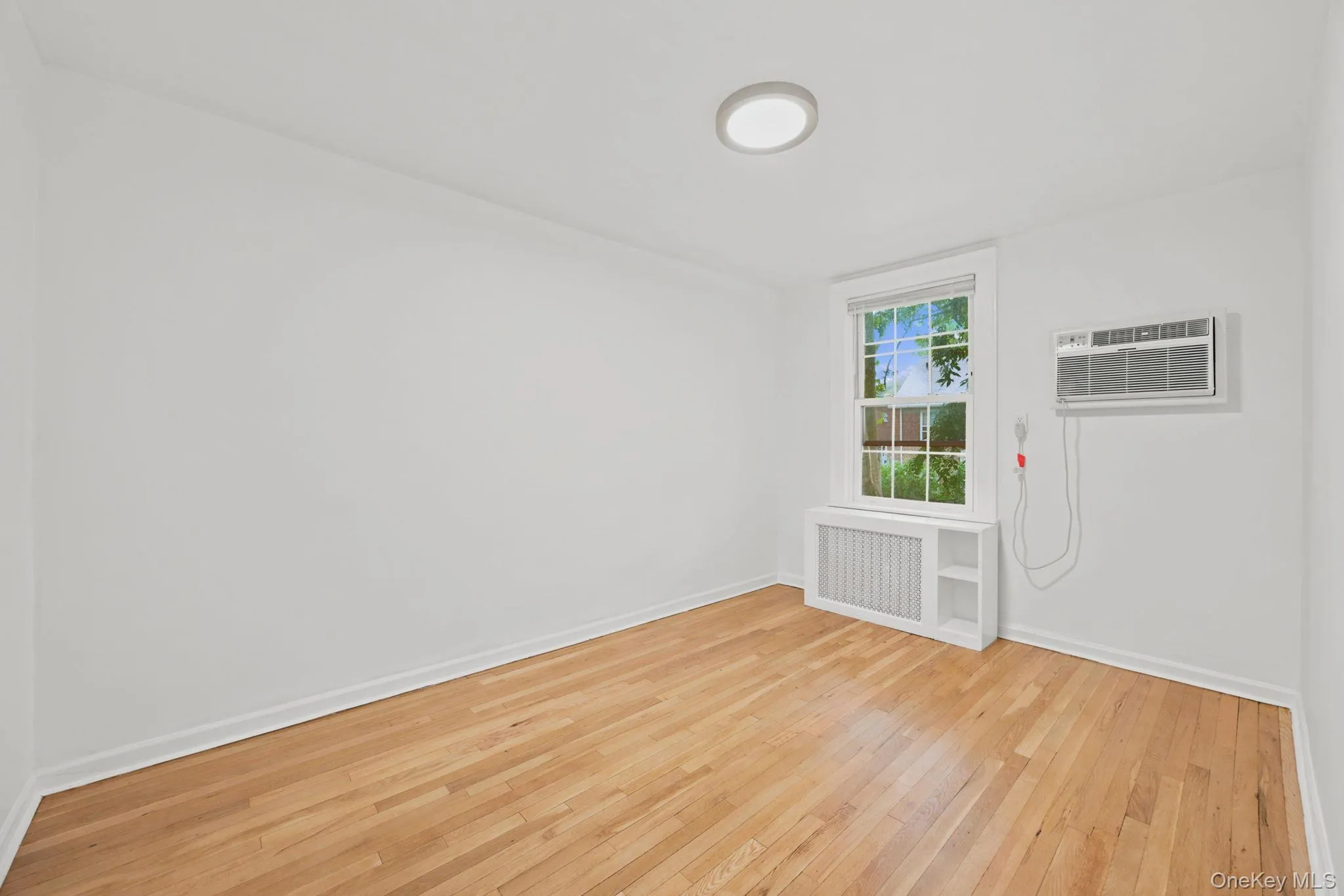 39-27 49th Street, New York, NY, 3 Bedrooms Bedrooms, 6 Rooms Rooms,1 BathroomBathrooms,Residential,For Rent,49th,0,1046584 39-27 49th Street, New York, NY, 3 Bedrooms Bedrooms, 6 Rooms Rooms,1 BathroomBathrooms,Residential,For Rent,49th,0,1046584