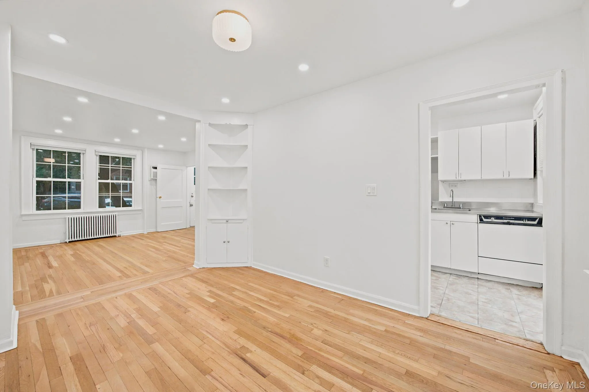 39-27 49th Street, New York, NY, 3 Bedrooms Bedrooms, 6 Rooms Rooms,1 BathroomBathrooms,Residential,For Rent,49th,0,1046584 39-27 49th Street, New York, NY, 3 Bedrooms Bedrooms, 6 Rooms Rooms,1 BathroomBathrooms,Residential,For Rent,49th,0,1046584