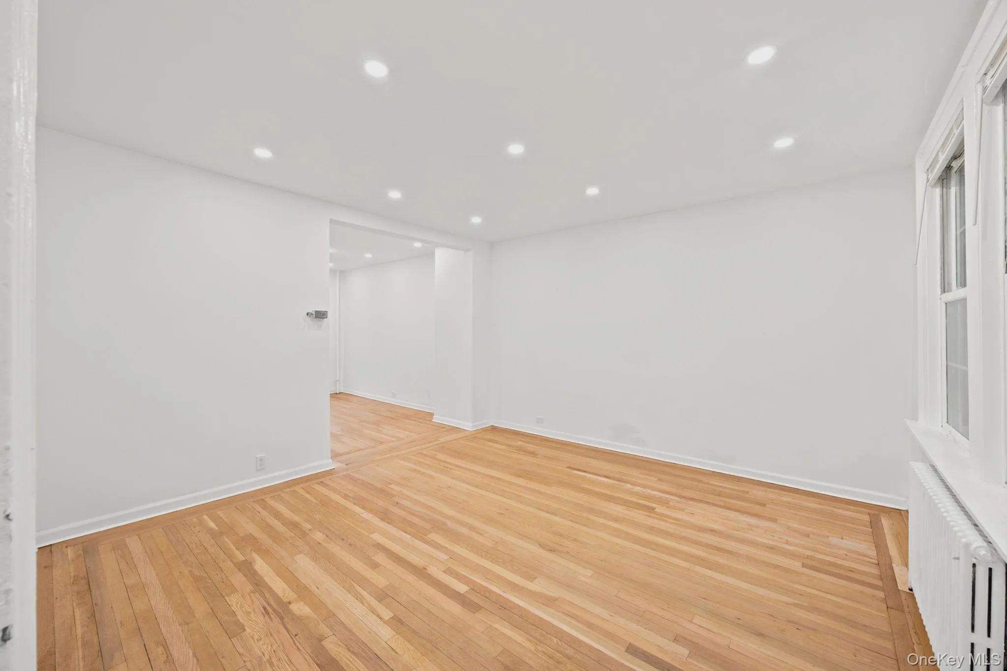 39-27 49th Street, New York, NY, 3 Bedrooms Bedrooms, 6 Rooms Rooms,1 BathroomBathrooms,Residential,For Rent,49th,0,1046584 39-27 49th Street, New York, NY, 3 Bedrooms Bedrooms, 6 Rooms Rooms,1 BathroomBathrooms,Residential,For Rent,49th,0,1046584