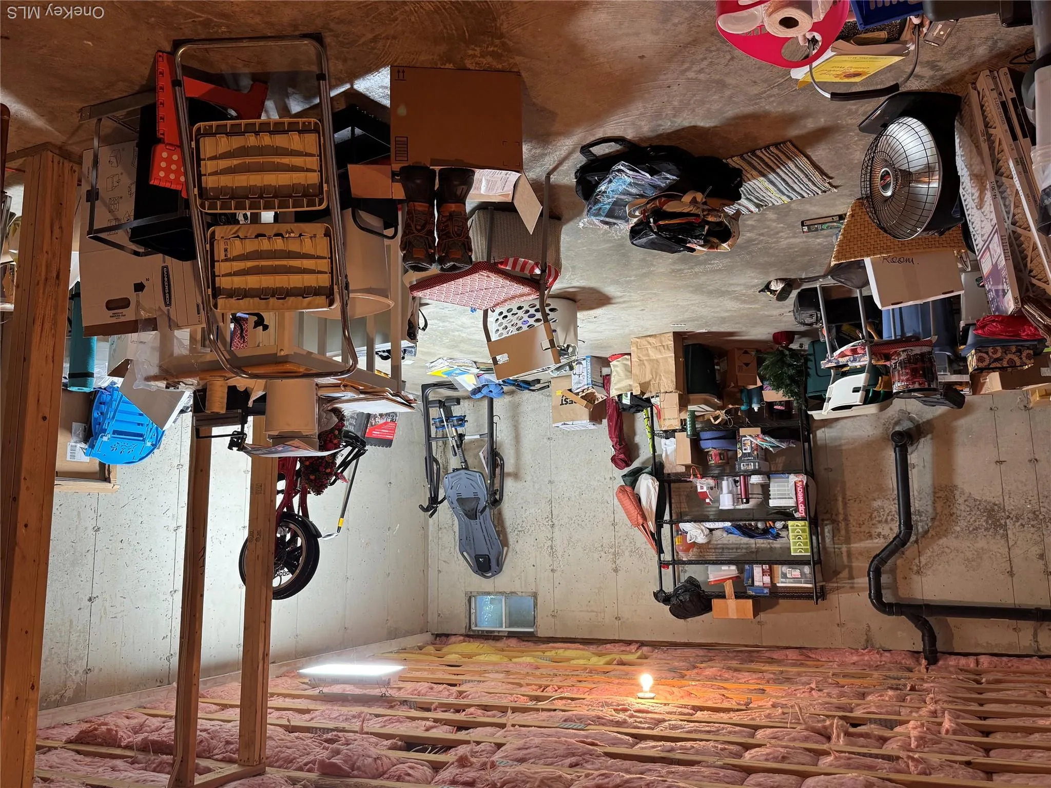 Full, unfinished. Ample storage space. Full, unfinished. Ample storage space.