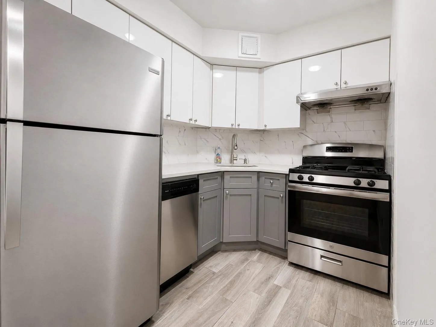 13935 35th Avenue, New York, NY, 1 Bedroom Bedrooms, 3 Rooms Rooms,1 BathroomBathrooms,Residential,For Rent,35th,0,1046592 13935 35th Avenue, New York, NY, 1 Bedroom Bedrooms, 3 Rooms Rooms,1 BathroomBathrooms,Residential,For Rent,35th,0,1046592