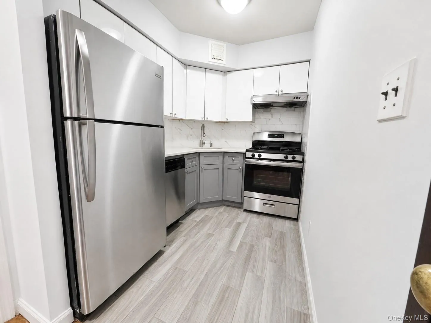 13935 35th Avenue, New York, NY, 1 Bedroom Bedrooms, 3 Rooms Rooms,1 BathroomBathrooms,Residential,For Rent,35th,0,1046592 13935 35th Avenue, New York, NY, 1 Bedroom Bedrooms, 3 Rooms Rooms,1 BathroomBathrooms,Residential,For Rent,35th,0,1046592