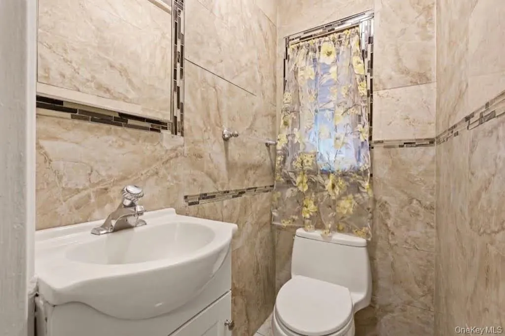 902 232nd Street, New York, NY, 5 Bedrooms Bedrooms, 9 Rooms Rooms,2 BathroomsBathrooms,Residential,For Rent,232nd,0,1046594 902 232nd Street, New York, NY, 5 Bedrooms Bedrooms, 9 Rooms Rooms,2 BathroomsBathrooms,Residential,For Rent,232nd,0,1046594