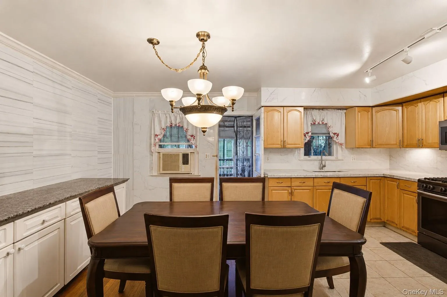 902 232nd Street, New York, NY, 5 Bedrooms Bedrooms, 9 Rooms Rooms,2 BathroomsBathrooms,Residential,For Rent,232nd,0,1046594 902 232nd Street, New York, NY, 5 Bedrooms Bedrooms, 9 Rooms Rooms,2 BathroomsBathrooms,Residential,For Rent,232nd,0,1046594