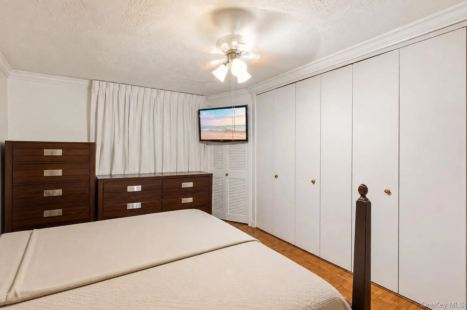 902 232nd Street, New York, NY, 5 Bedrooms Bedrooms, 9 Rooms Rooms,2 BathroomsBathrooms,Residential,For Rent,232nd,0,1046594 902 232nd Street, New York, NY, 5 Bedrooms Bedrooms, 9 Rooms Rooms,2 BathroomsBathrooms,Residential,For Rent,232nd,0,1046594