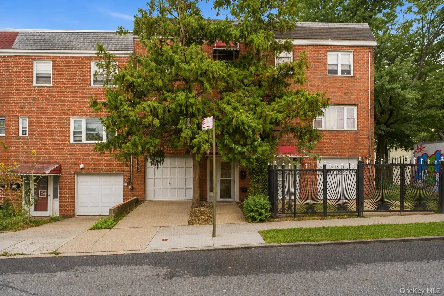 902 232nd Street, New York, NY, 5 Bedrooms Bedrooms, 9 Rooms Rooms,2 BathroomsBathrooms,Residential,For Rent,232nd,0,1046594 902 232nd Street, New York, NY, 5 Bedrooms Bedrooms, 9 Rooms Rooms,2 BathroomsBathrooms,Residential,For Rent,232nd,0,1046594