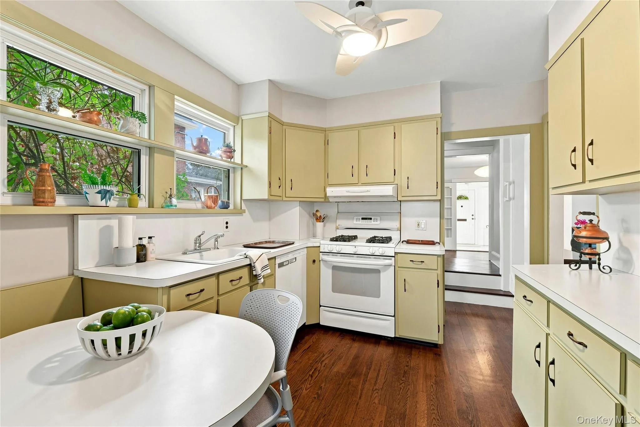 185 Crocus Avenue, Hempstead, NY, 3 Bedrooms Bedrooms, 8 Rooms Rooms,2 BathroomsBathrooms,Residential,For Rent,Crocus,0,1046596 185 Crocus Avenue, Hempstead, NY, 3 Bedrooms Bedrooms, 8 Rooms Rooms,2 BathroomsBathrooms,Residential,For Rent,Crocus,0,1046596