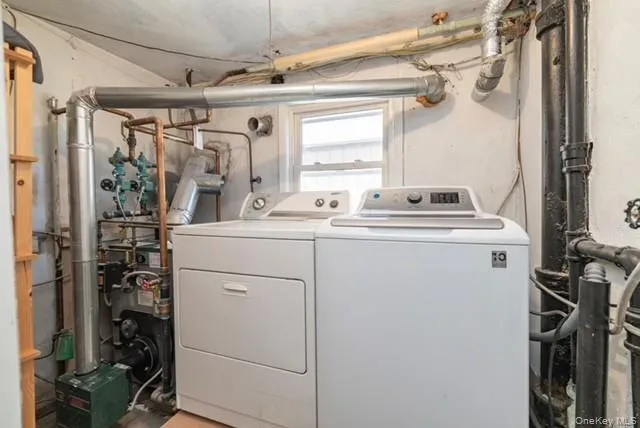 116 Greenway Road, Hempstead, NY, 1 Bedroom Bedrooms, 4 Rooms Rooms,1 BathroomBathrooms,Residential Lease,For Rent,Greenway,0,1046608 116 Greenway Road, Hempstead, NY, 1 Bedroom Bedrooms, 4 Rooms Rooms,1 BathroomBathrooms,Residential Lease,For Rent,Greenway,0,1046608