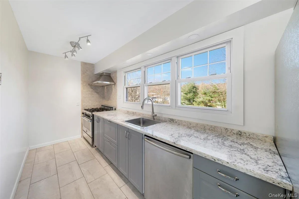 22 Quaker Hill Road, Monroe, NY, 3 Bedrooms Bedrooms, 6 Rooms Rooms,1 BathroomBathrooms,Residential Lease,For Rent,Quaker Hill,0,1046614 22 Quaker Hill Road, Monroe, NY, 3 Bedrooms Bedrooms, 6 Rooms Rooms,1 BathroomBathrooms,Residential Lease,For Rent,Quaker Hill,0,1046614